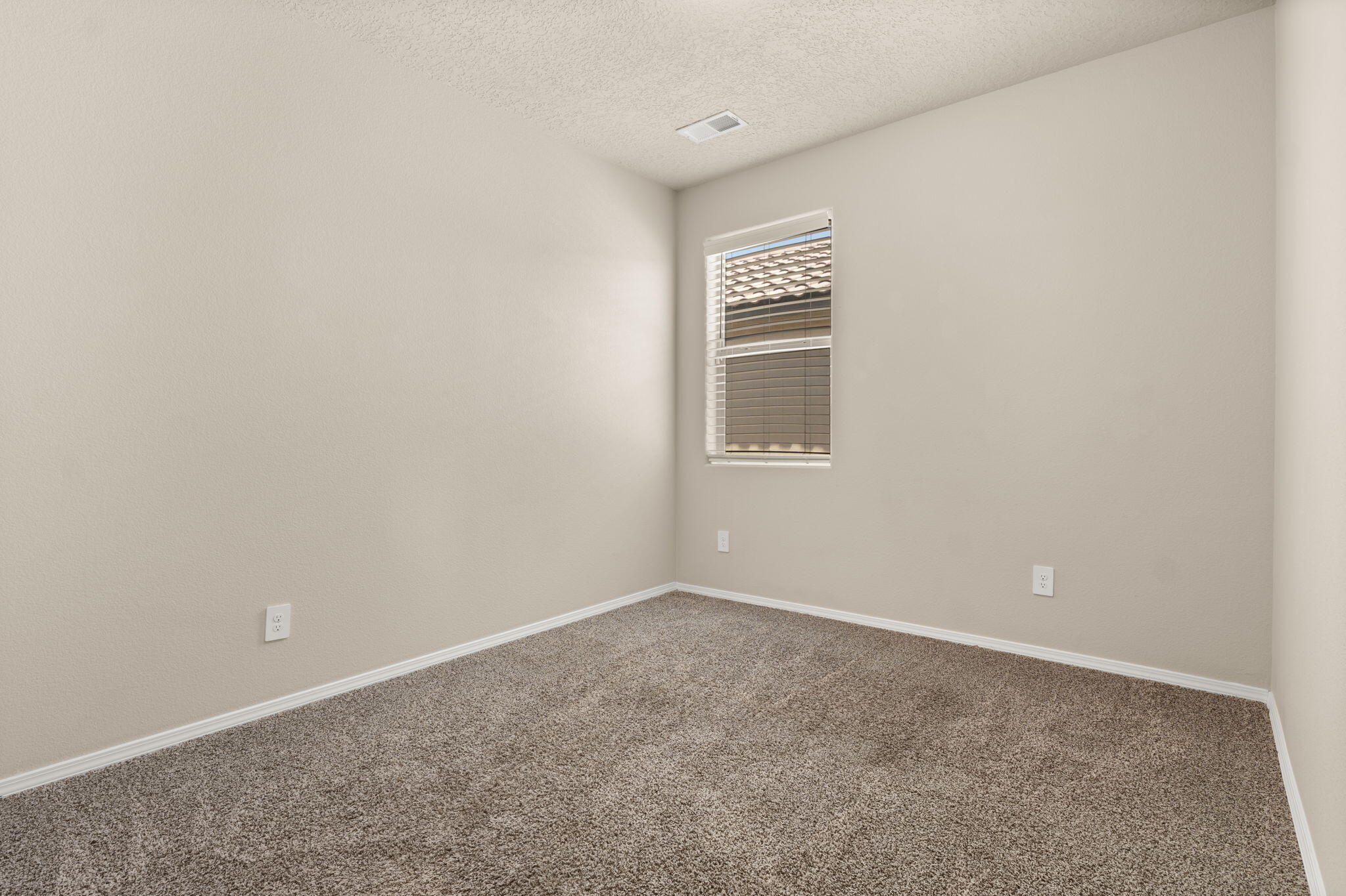 Photo 7 — 614 Turmalina Drive SE