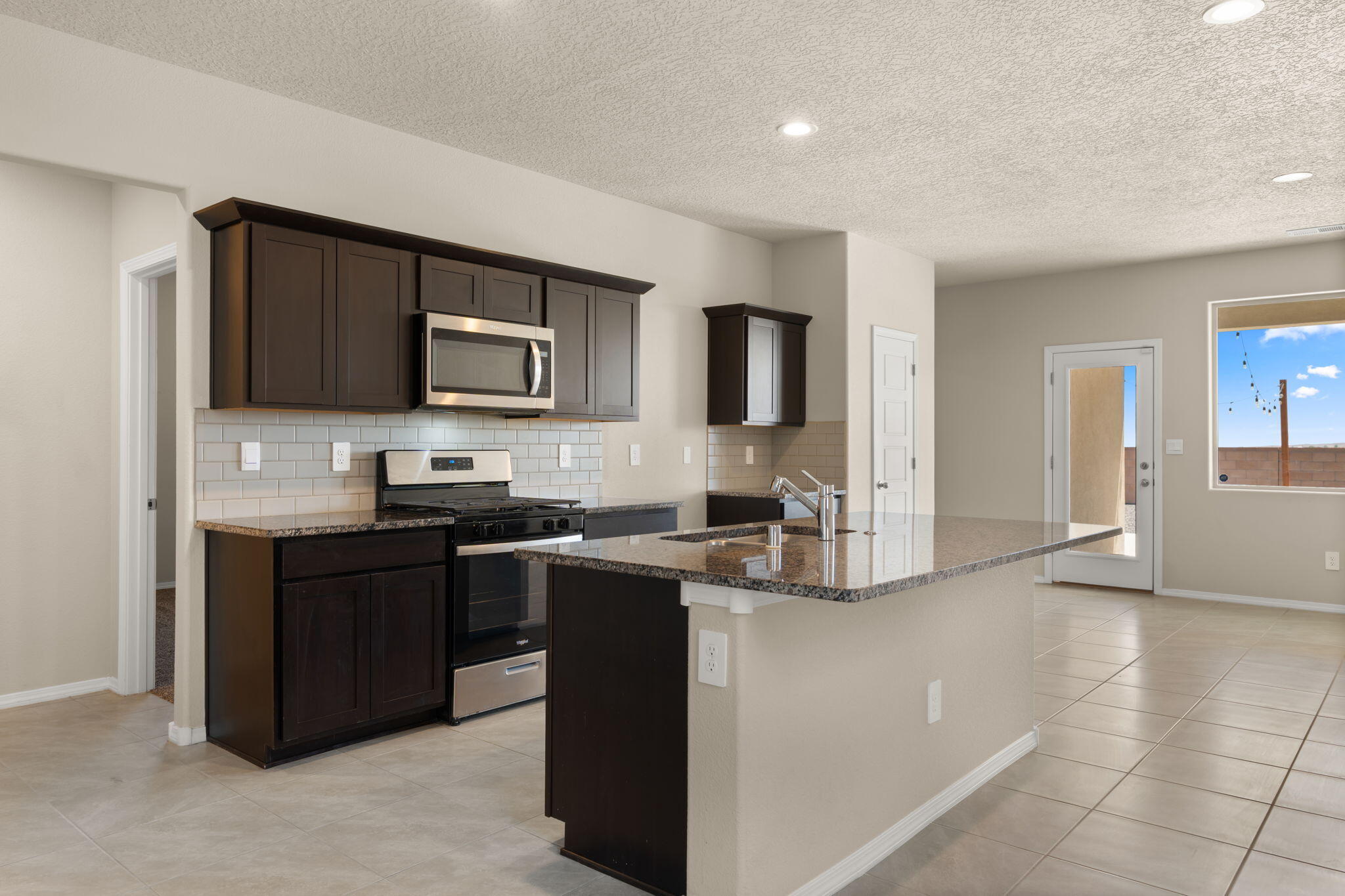 Photo 19 — 614 Turmalina Drive SE
