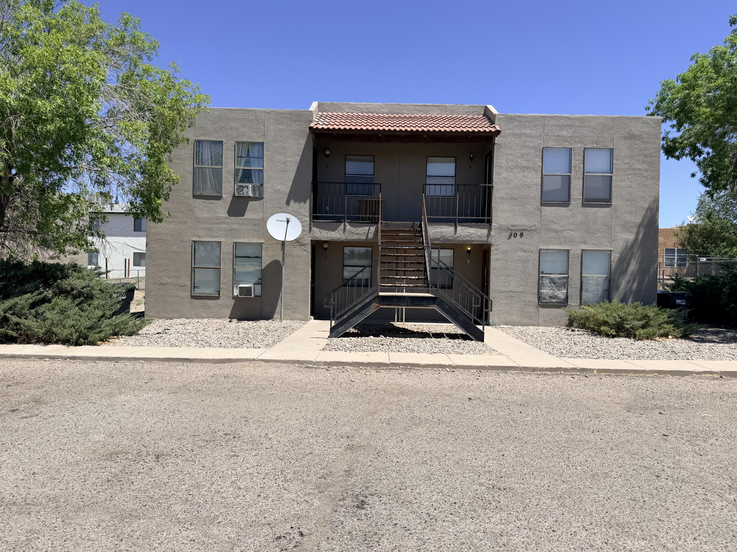 309-313 Geraldine Loop SE, Rio Rancho, NM 87124