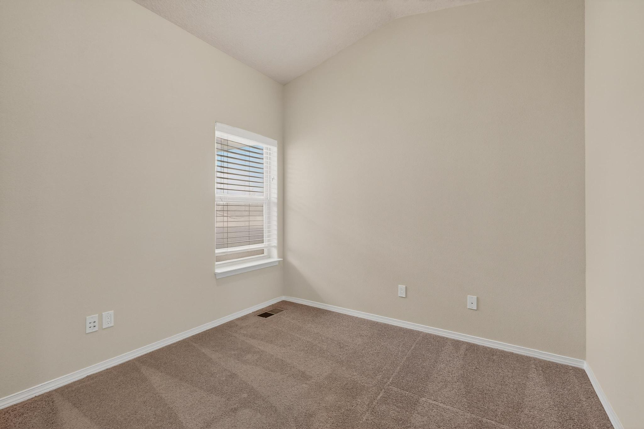 Photo 17 — 829 Palo Duro Drive NW