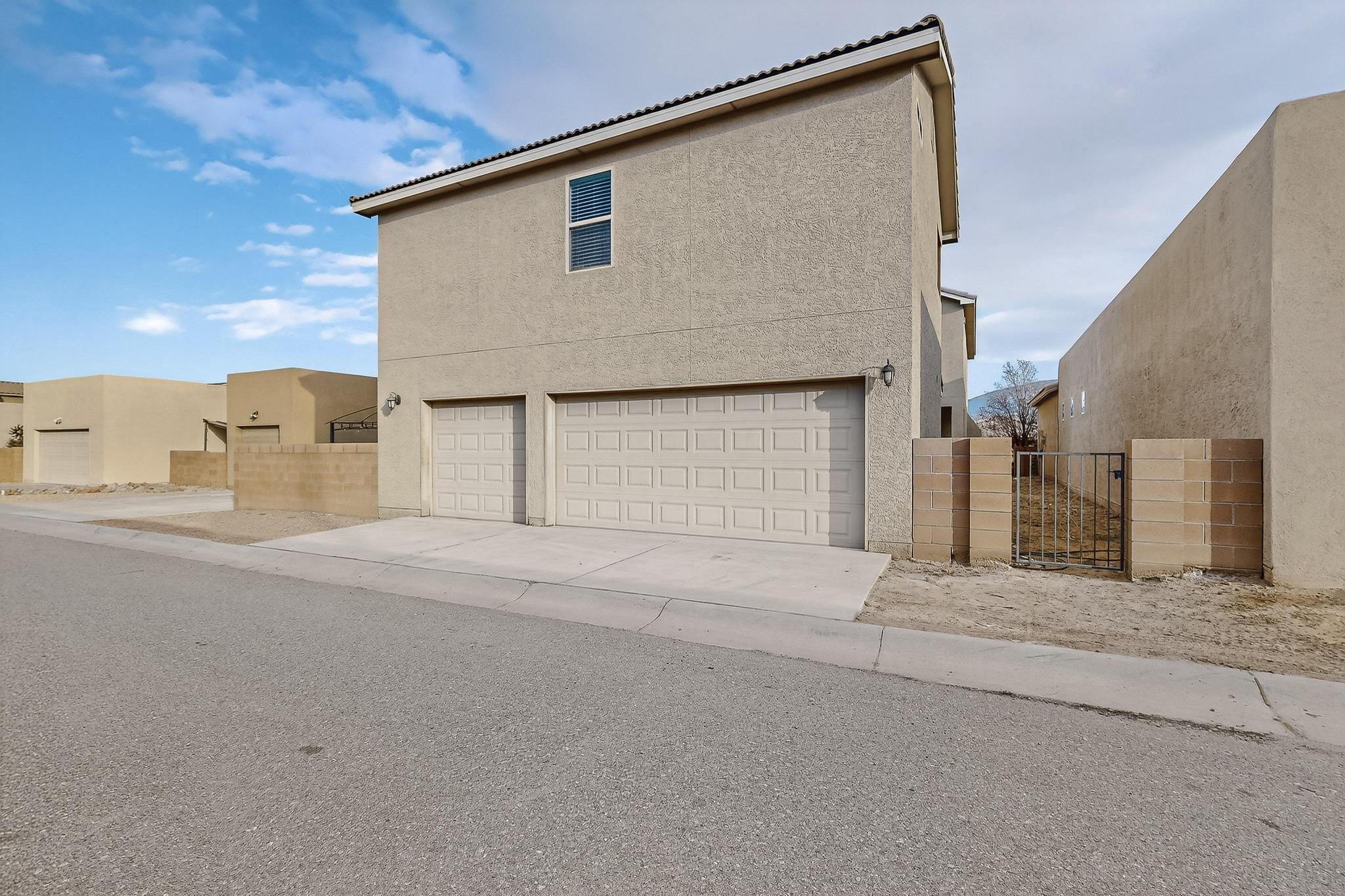 Photo 12 — 829 Palo Duro Drive NW