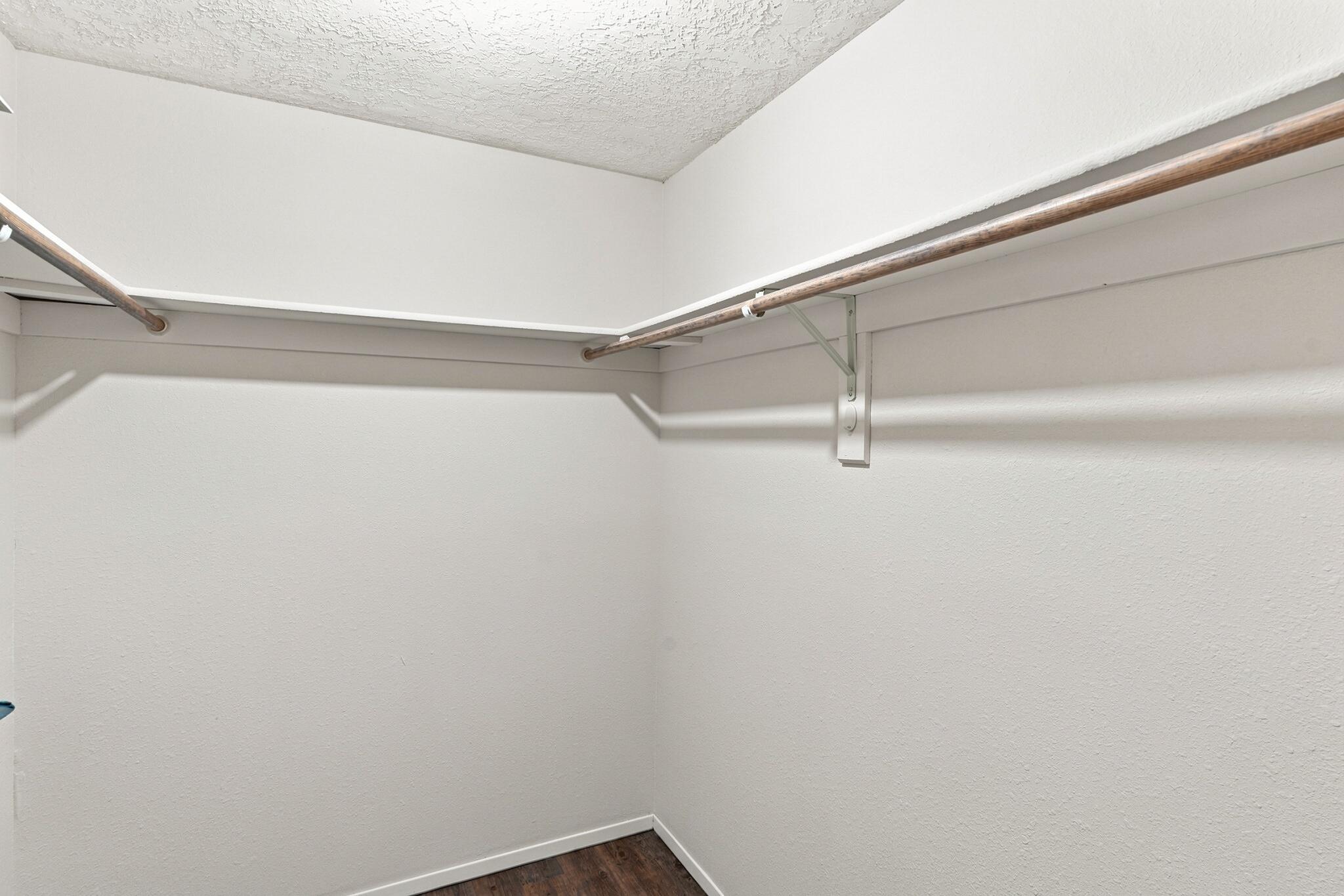 Photo 15 — 650 Paisano Street NE