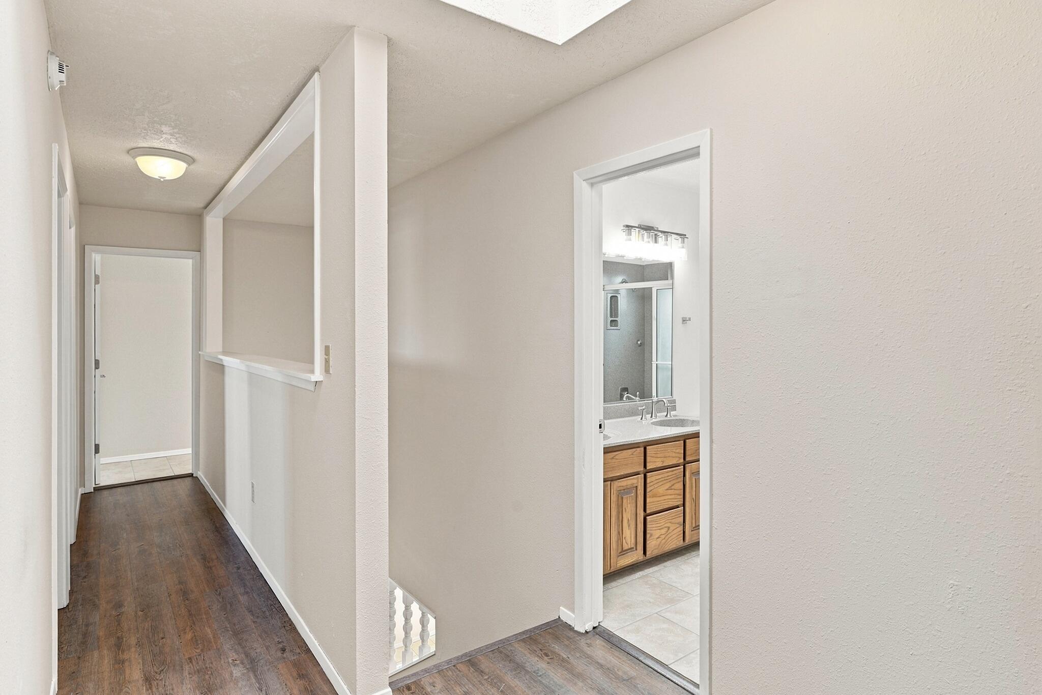 Photo 10 — 650 Paisano Street NE