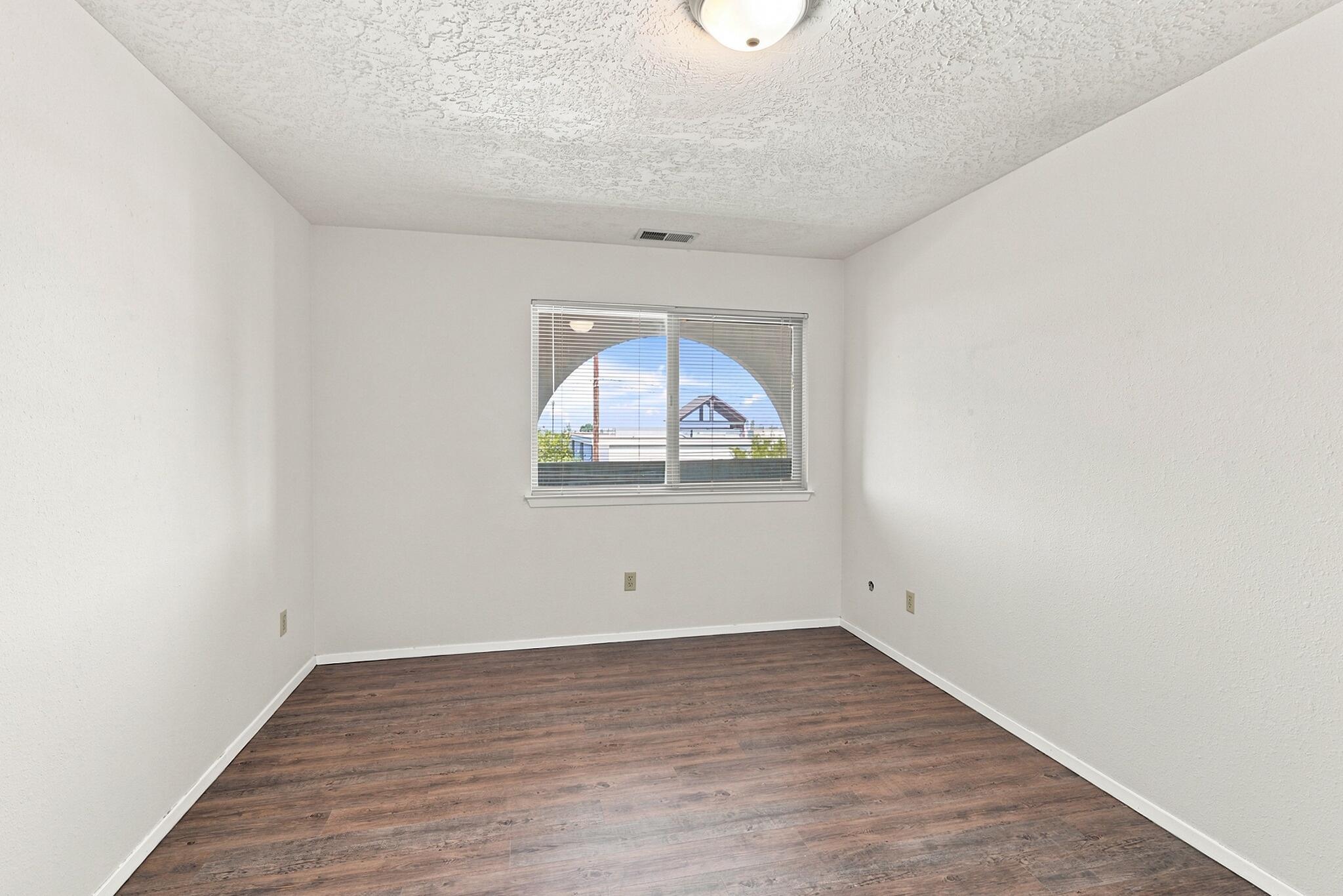 Photo 8 — 650 Paisano Street NE