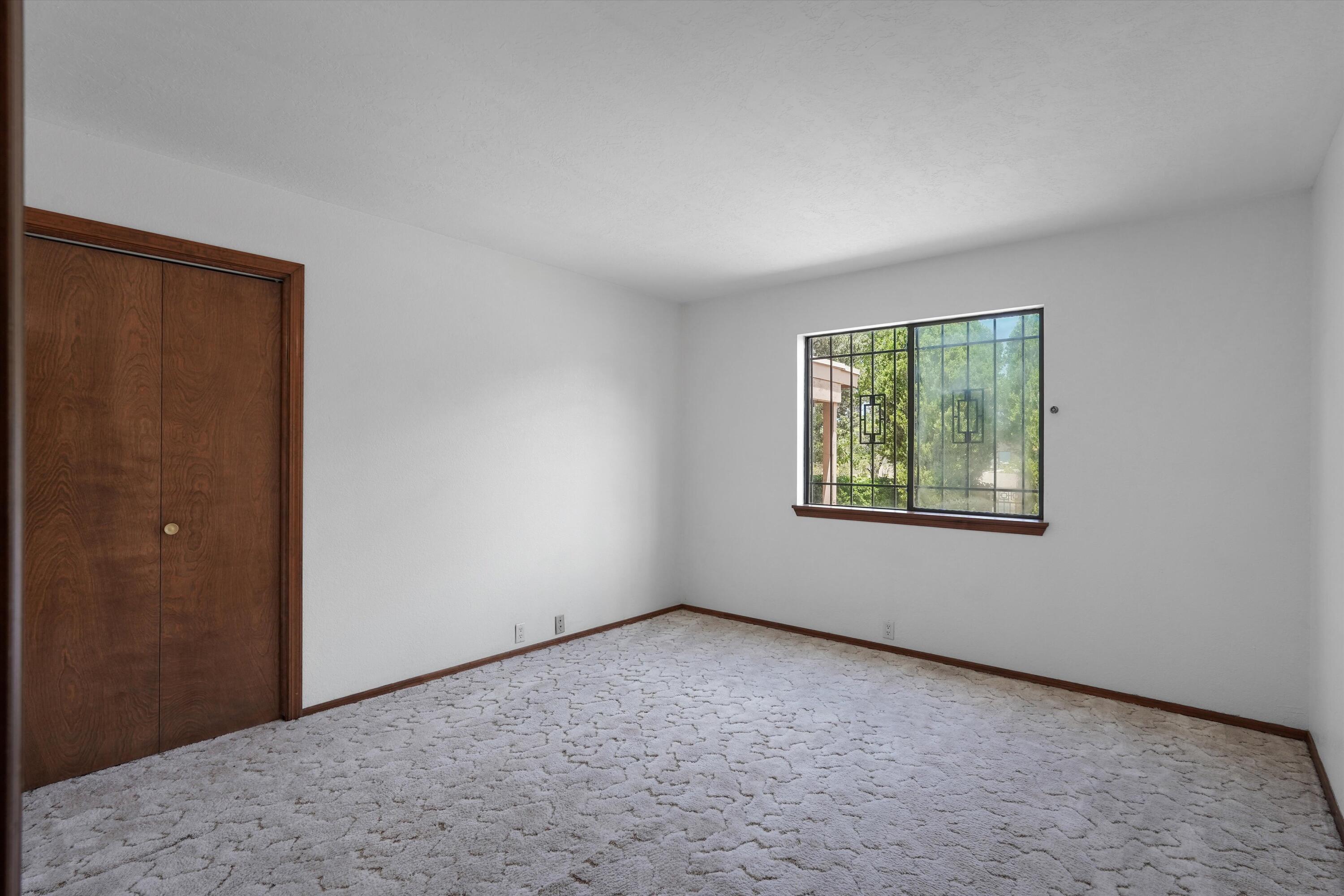 Photo 4 — 10717 Towne Park Drive NE