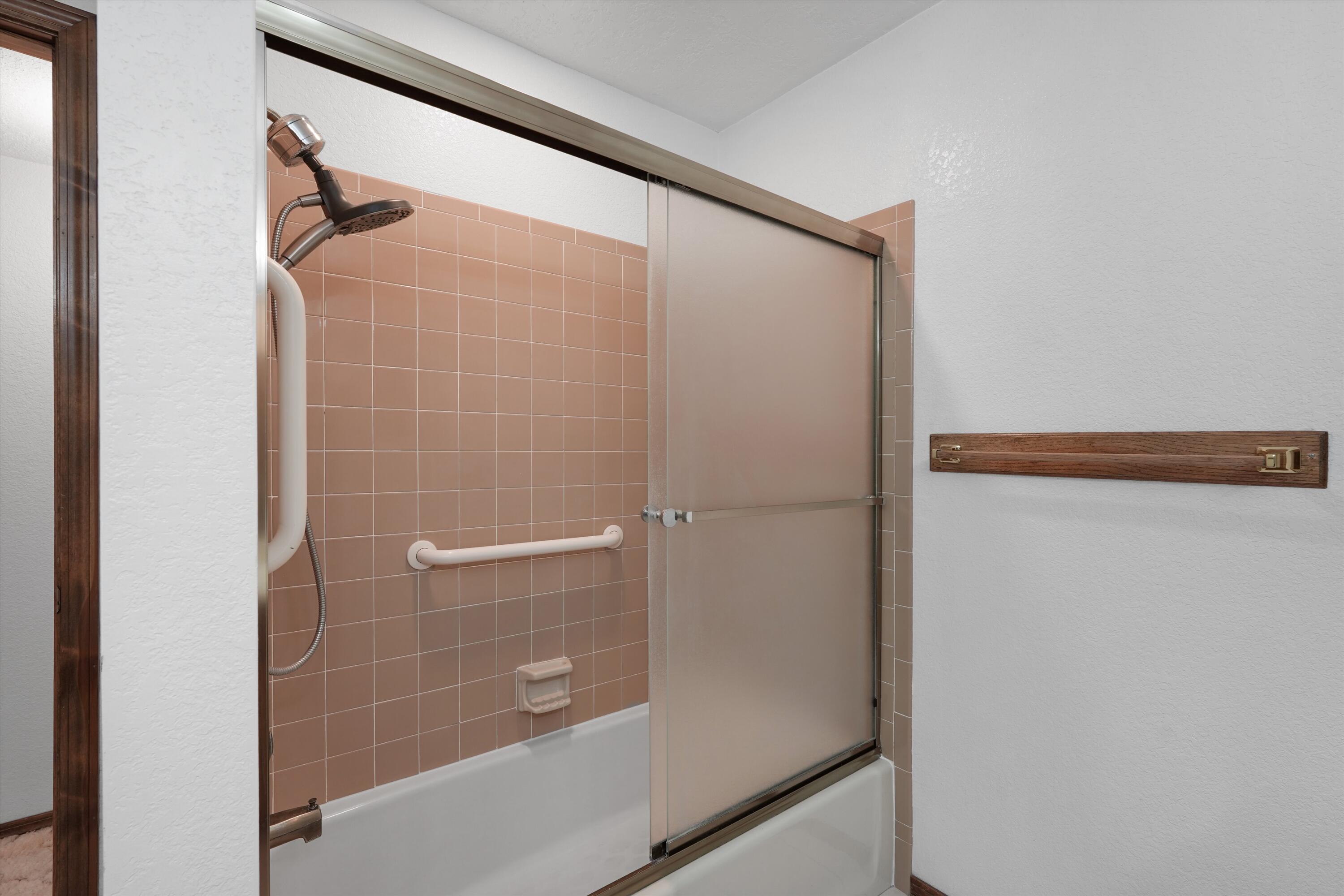 Photo 10 — 10717 Towne Park Drive NE