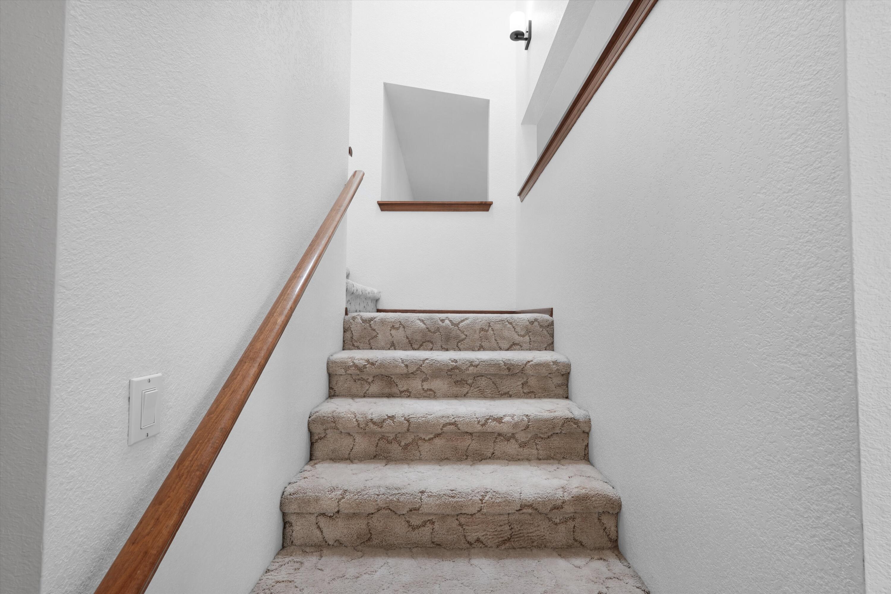 Photo 12 — 10717 Towne Park Drive NE