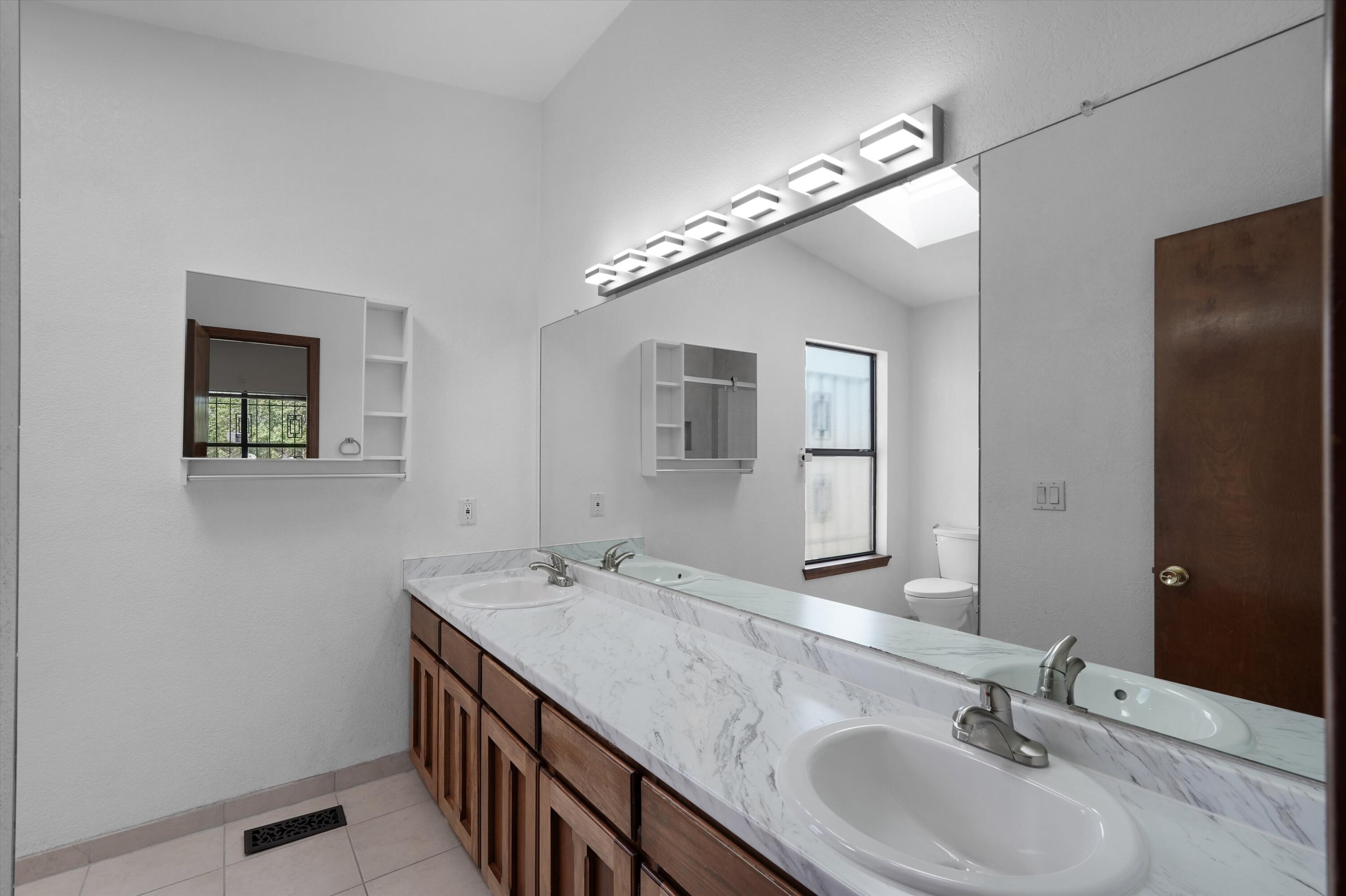 Photo 18 — 10717 Towne Park Drive NE
