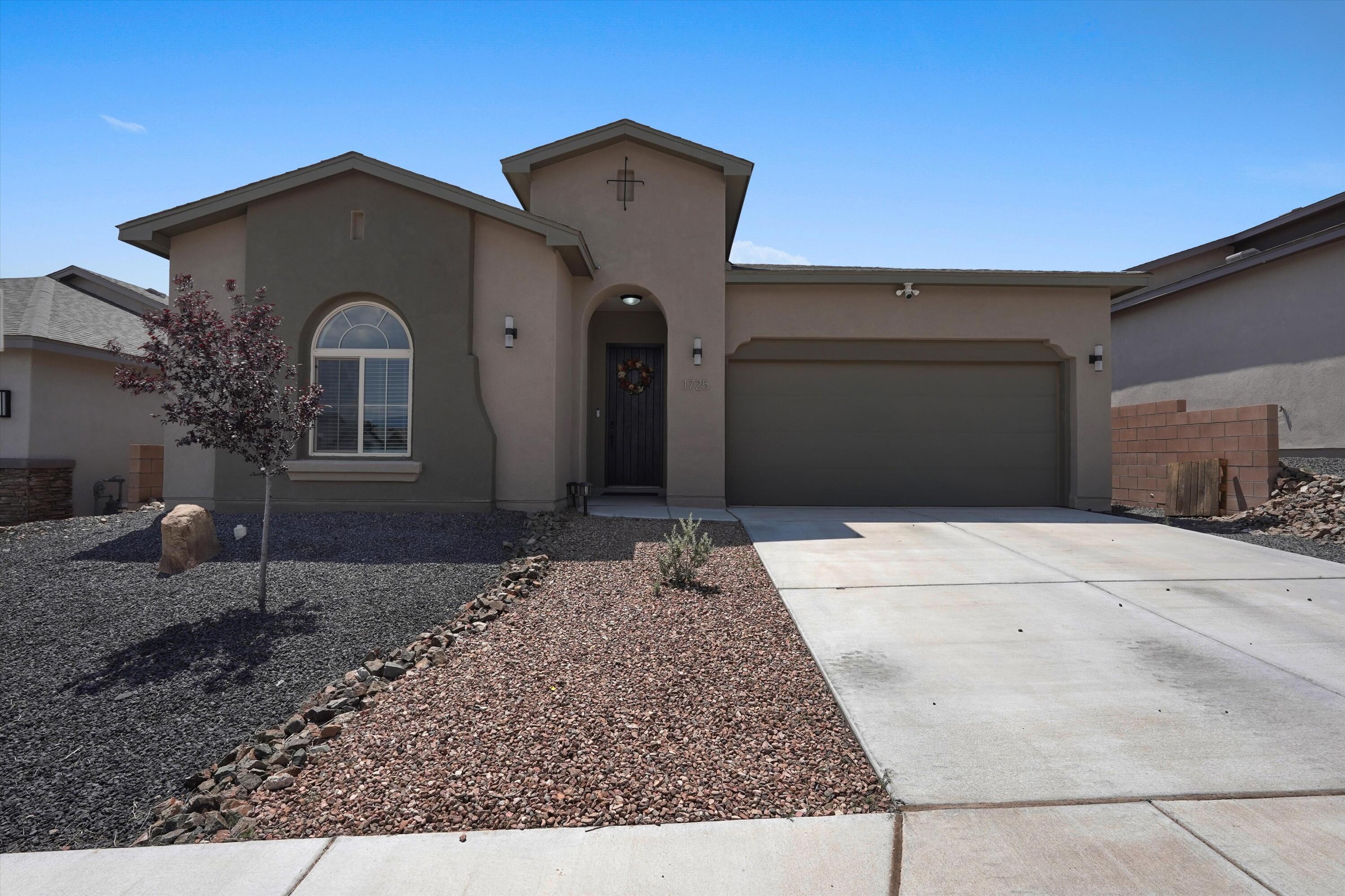1725 Tierra Del Norte Loop NE