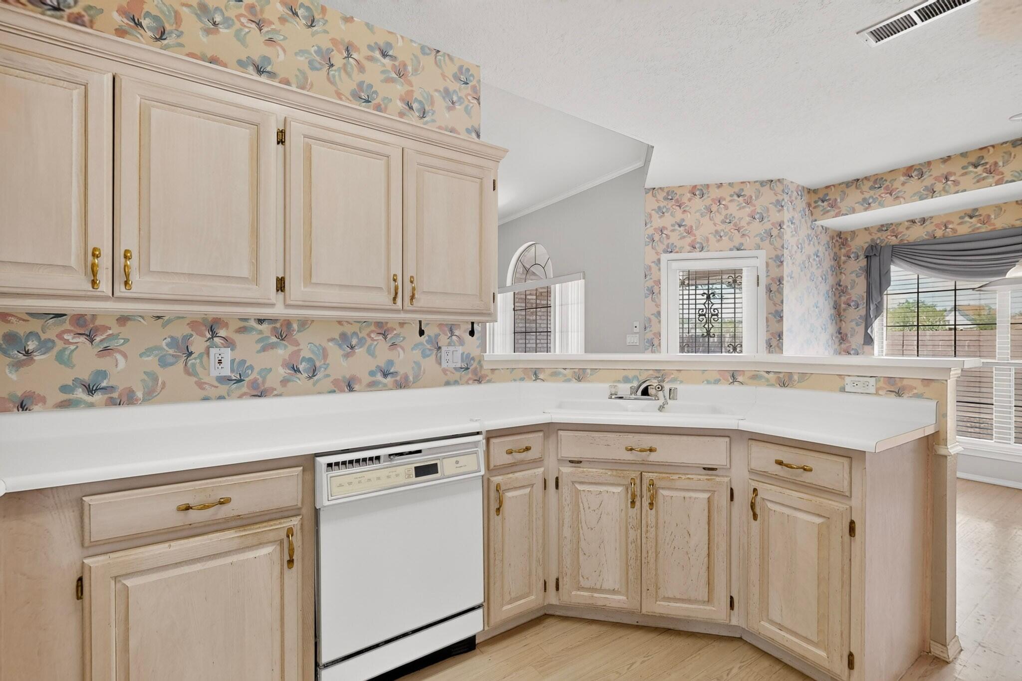Photo 3 — 7557 Calyx Drive NW