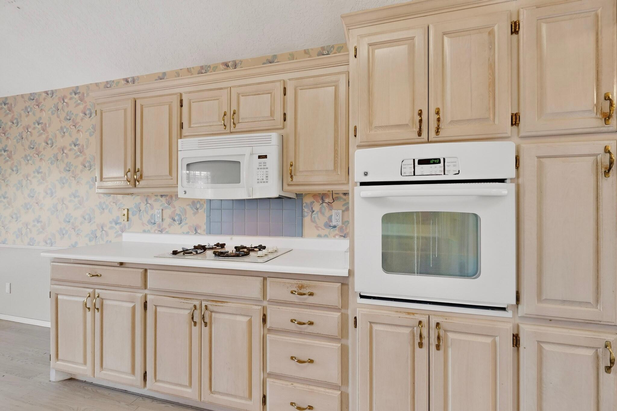 Photo 4 — 7557 Calyx Drive NW