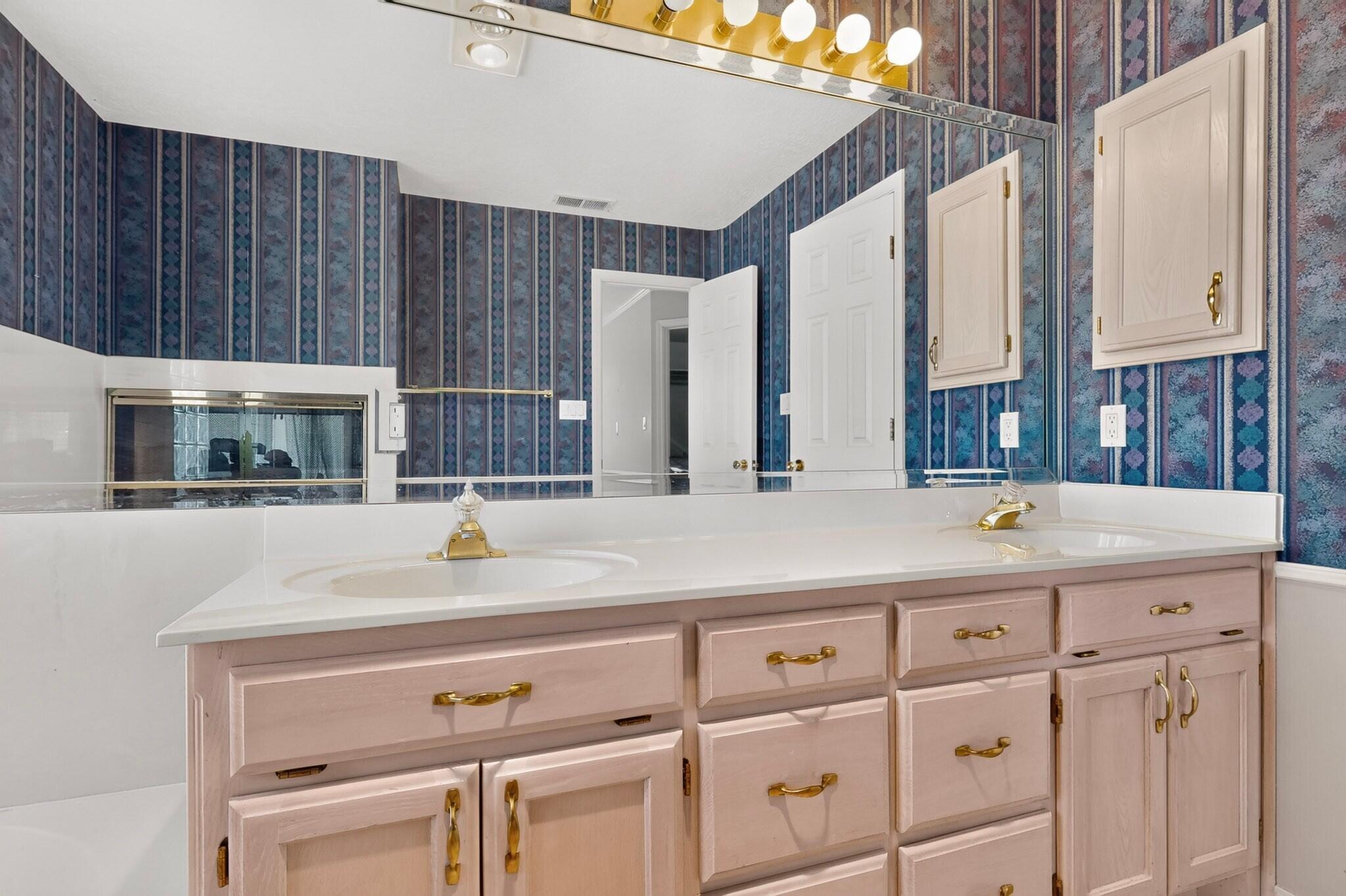Photo 14 — 7557 Calyx Drive NW
