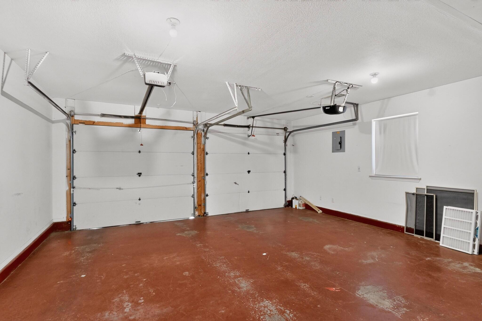 Photo 2 — 7557 Calyx Drive NW