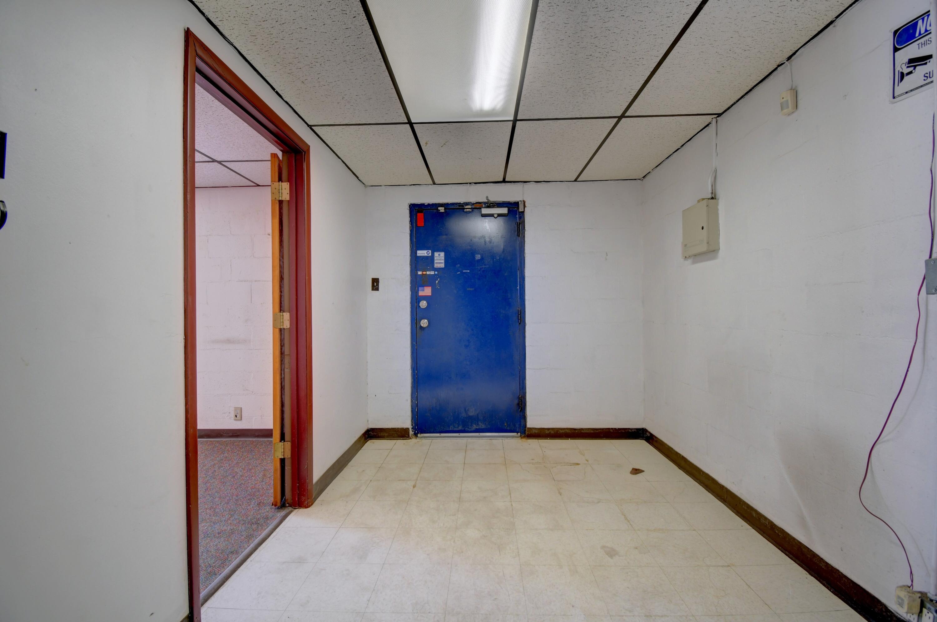 Photo 8 — 3115 Claremont Avenue NE
