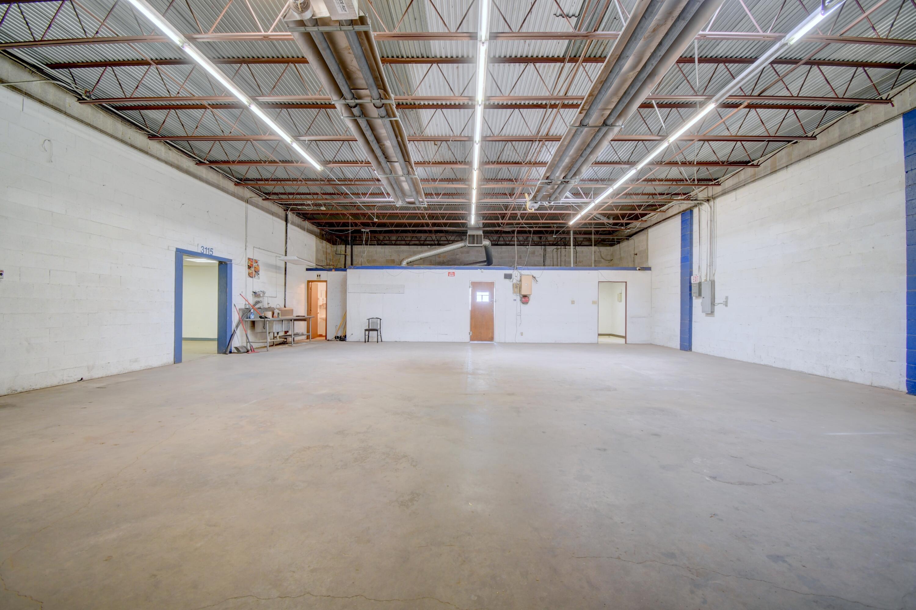 Photo 10 — 3115 Claremont Avenue NE