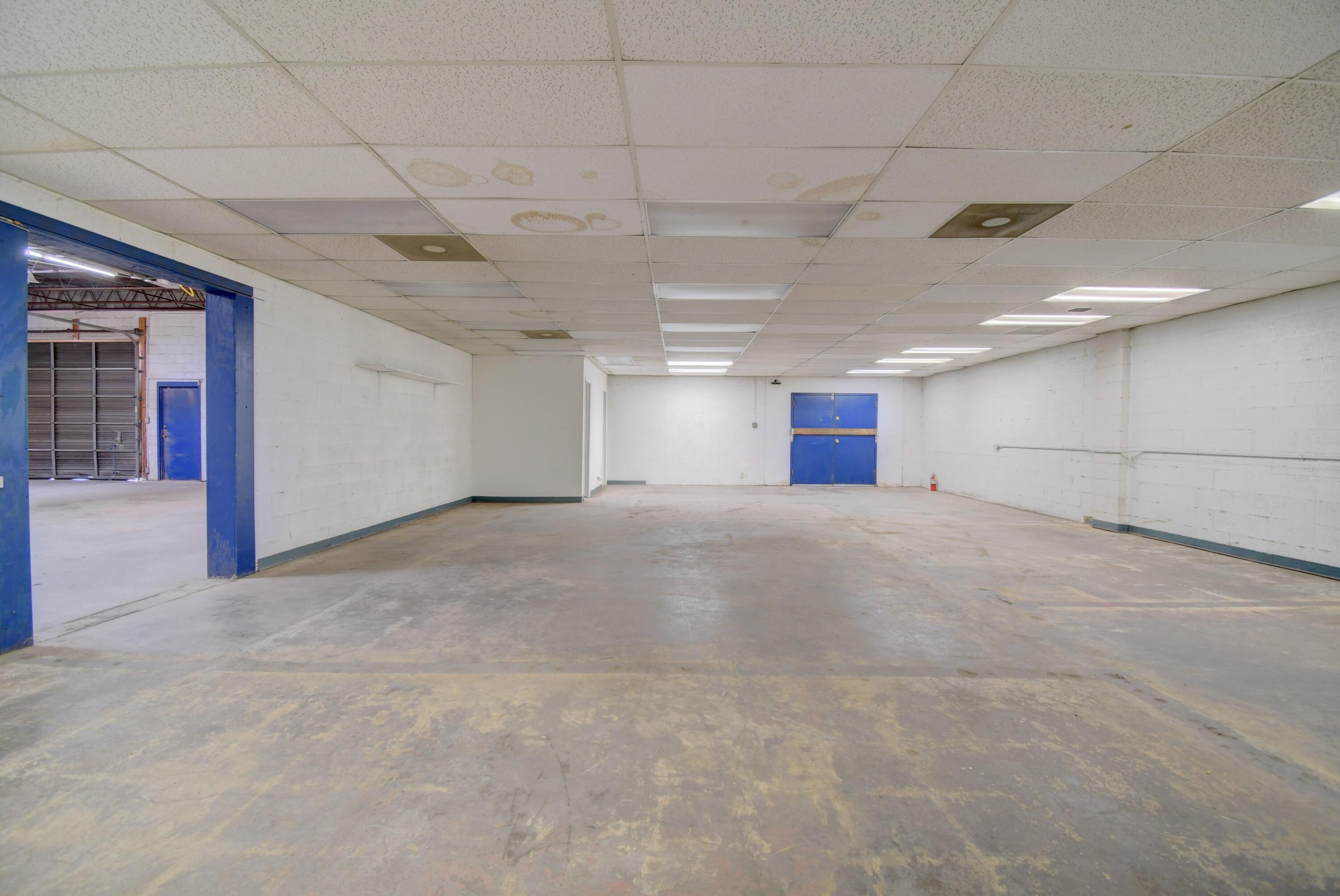 Photo 11 — 3115 Claremont Avenue NE