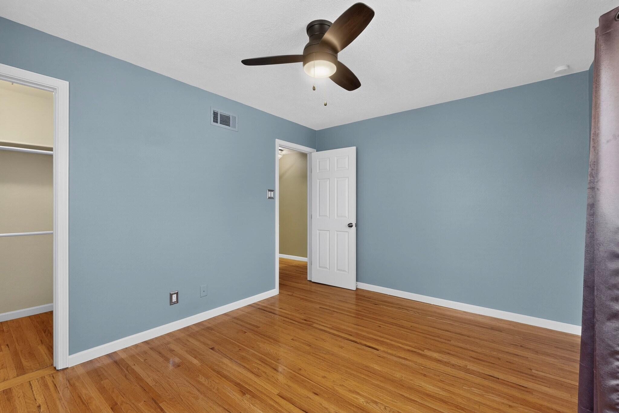 Photo 7 — 2709 Valencia Drive NE