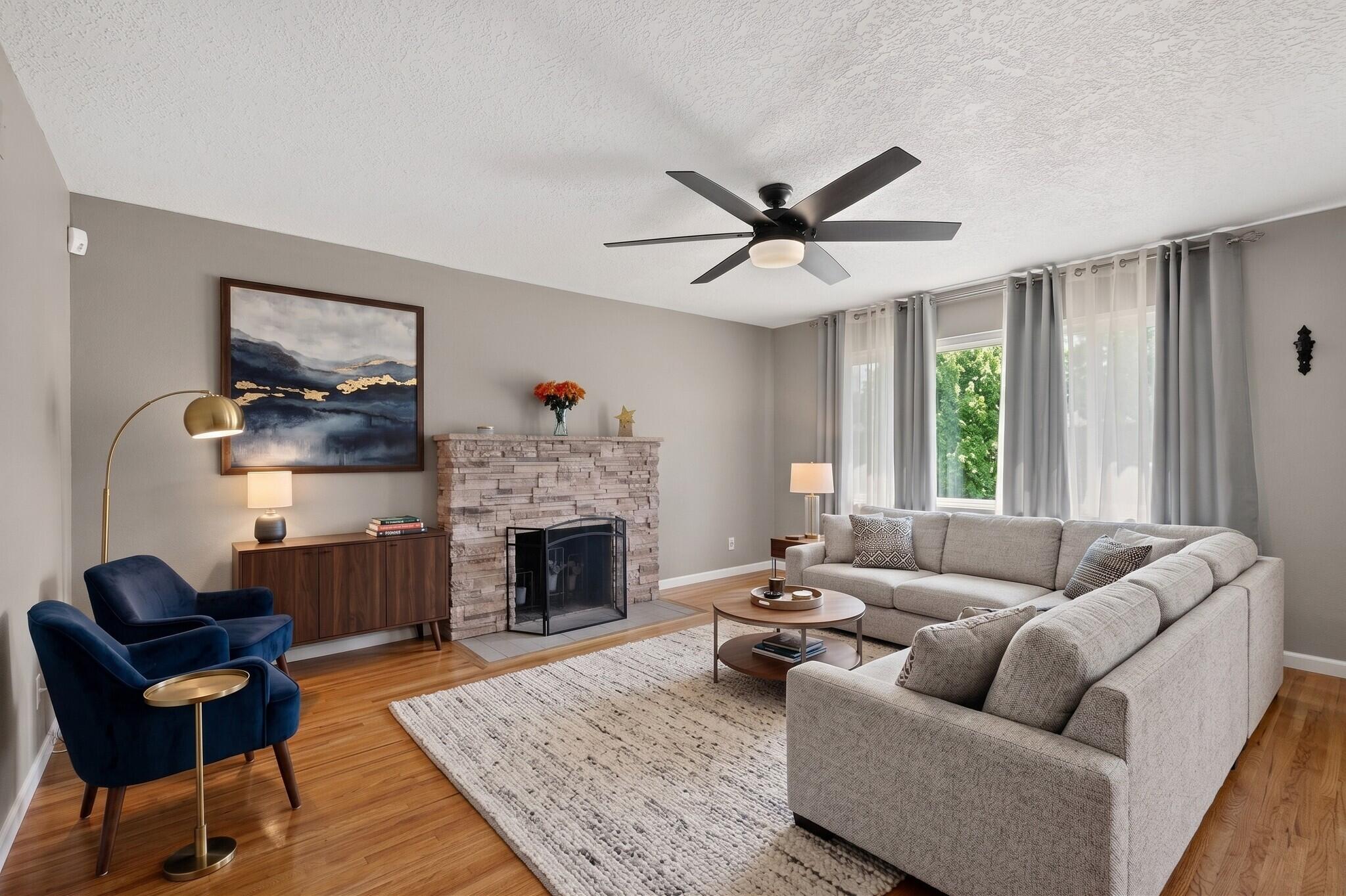 Photo 14 — 2709 Valencia Drive NE