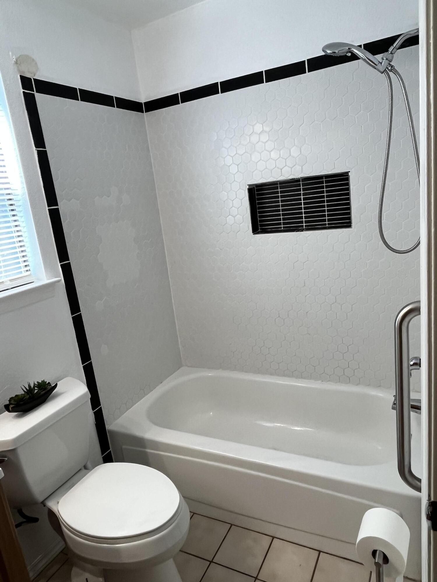 Photo 15 — 6642 Lamy Street NW
