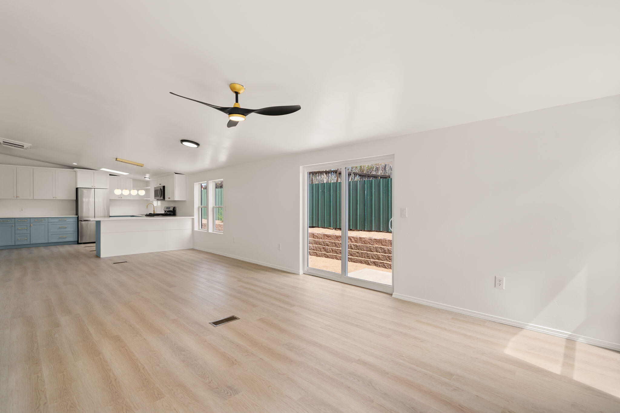 Photo 19 — 409 2nd Street SW