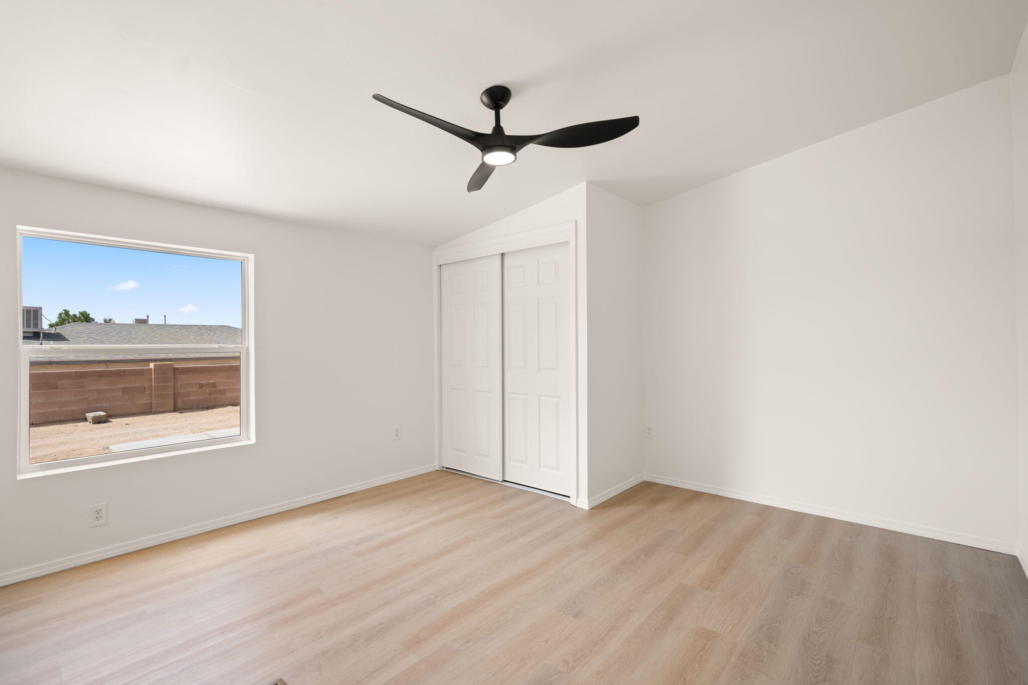 Photo 13 — 409 2nd Street SW