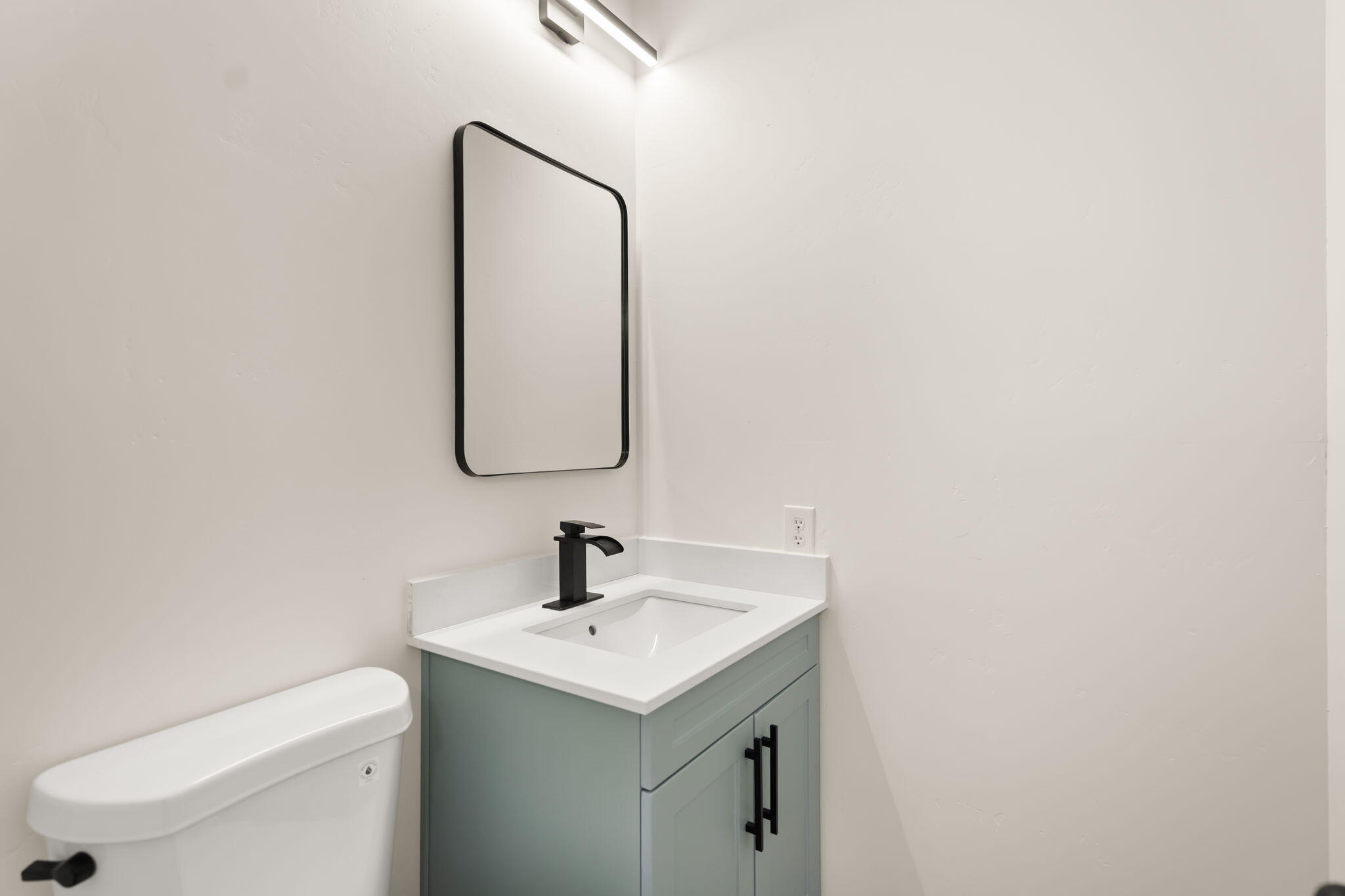 Photo 8 — 409 2nd Street SW