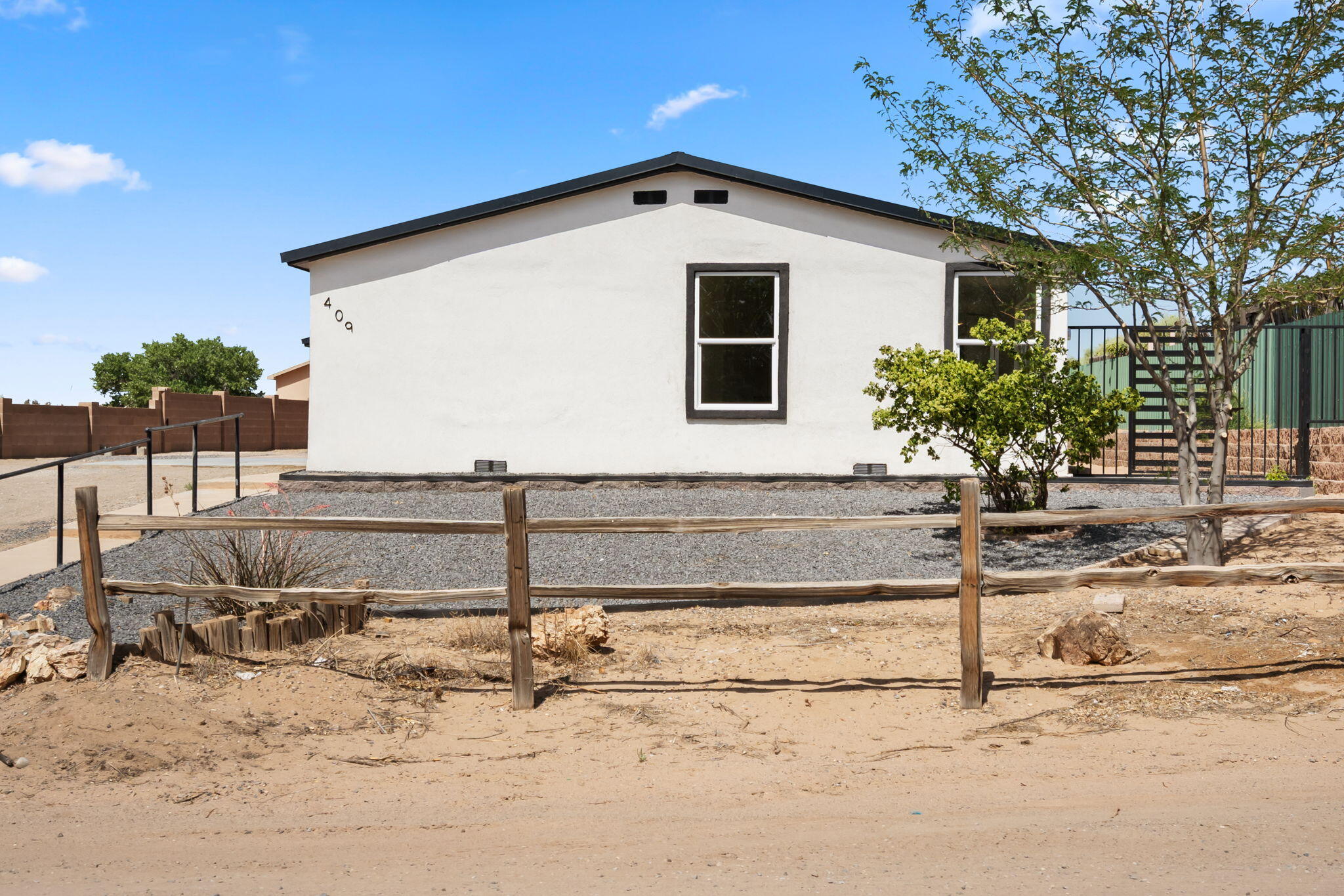 Photo 3 — 409 2nd Street SW