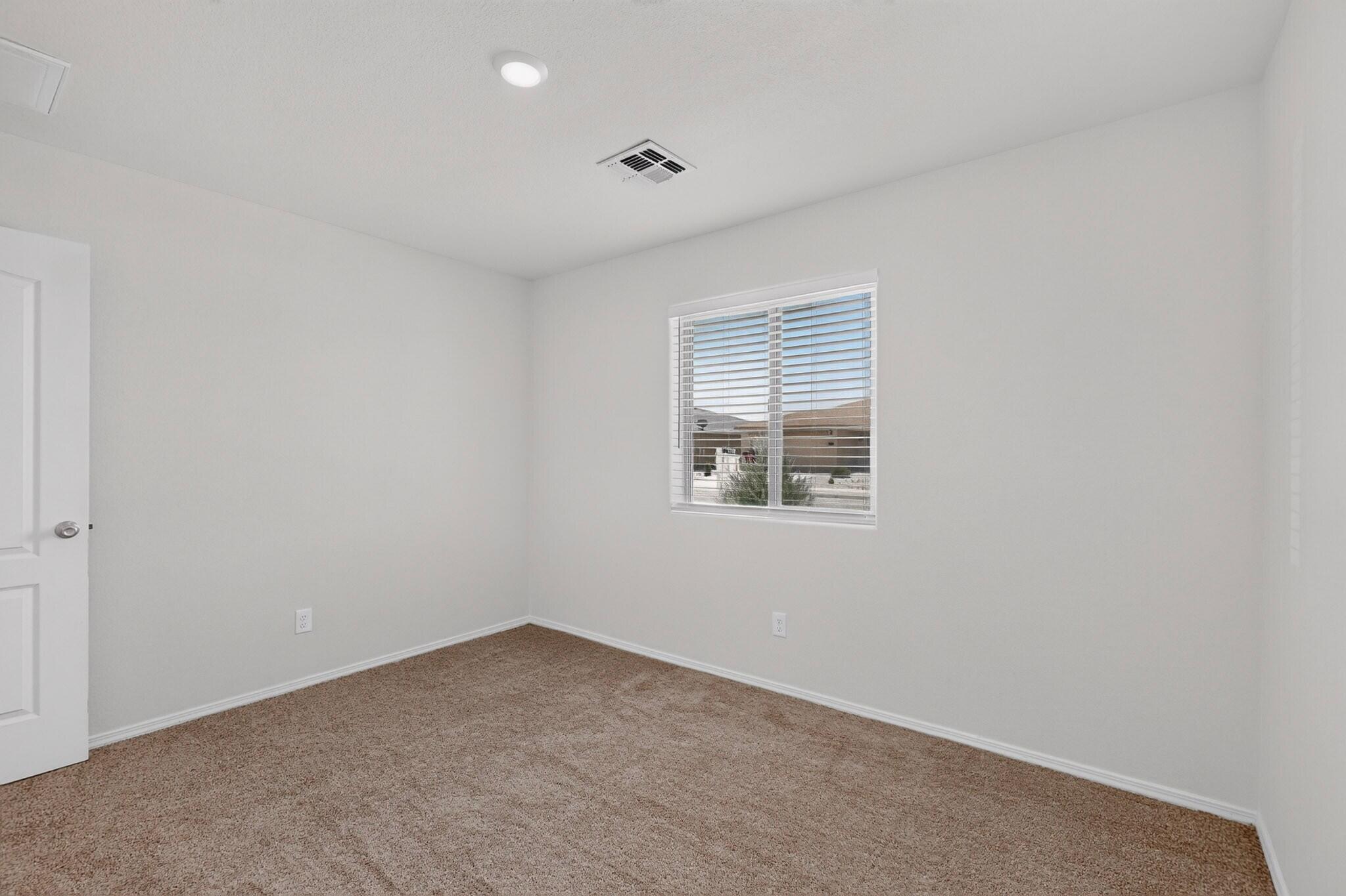 Photo 11 — 2410 Desi Loop