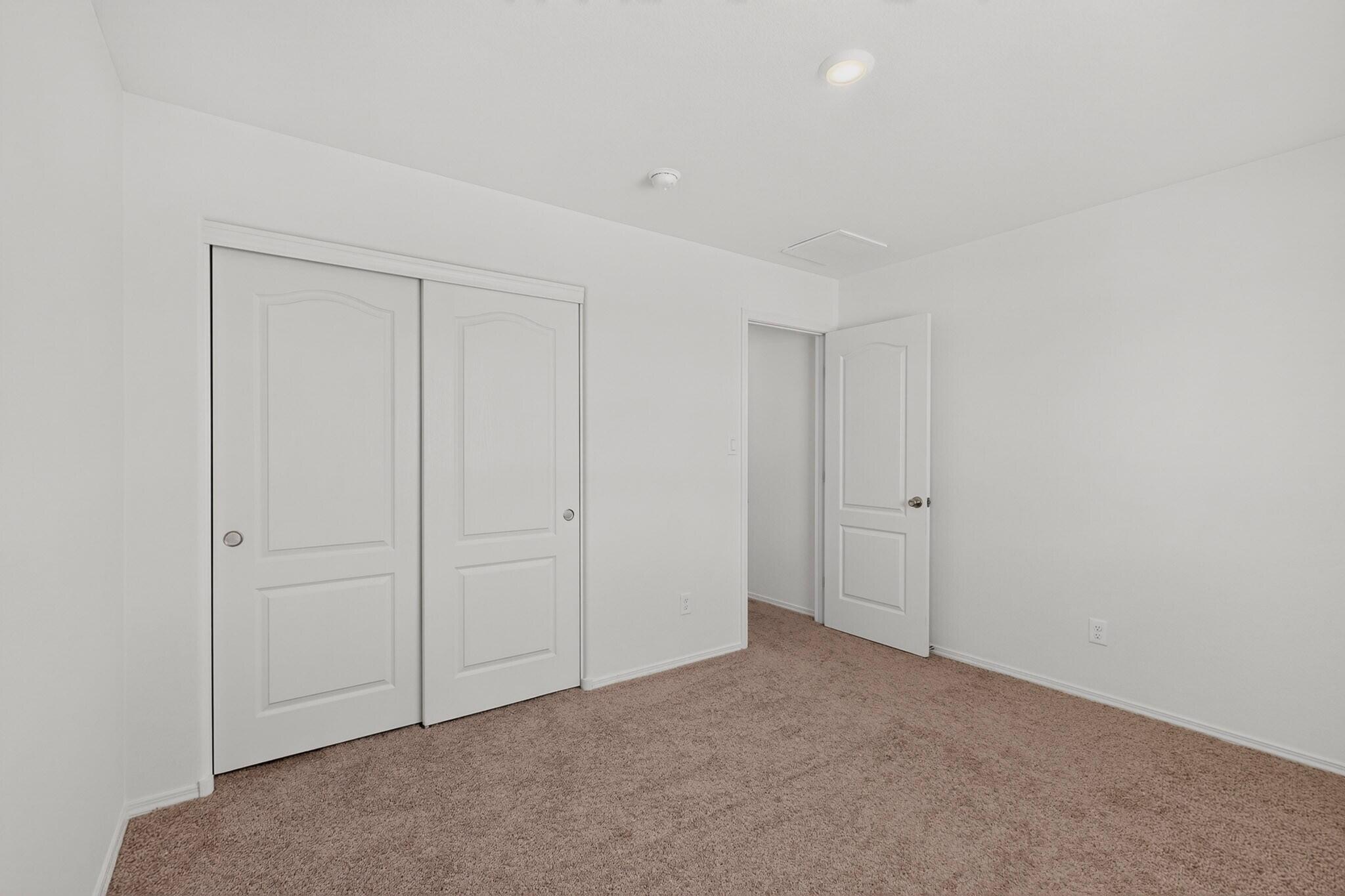 Photo 9 — 2410 Desi Loop