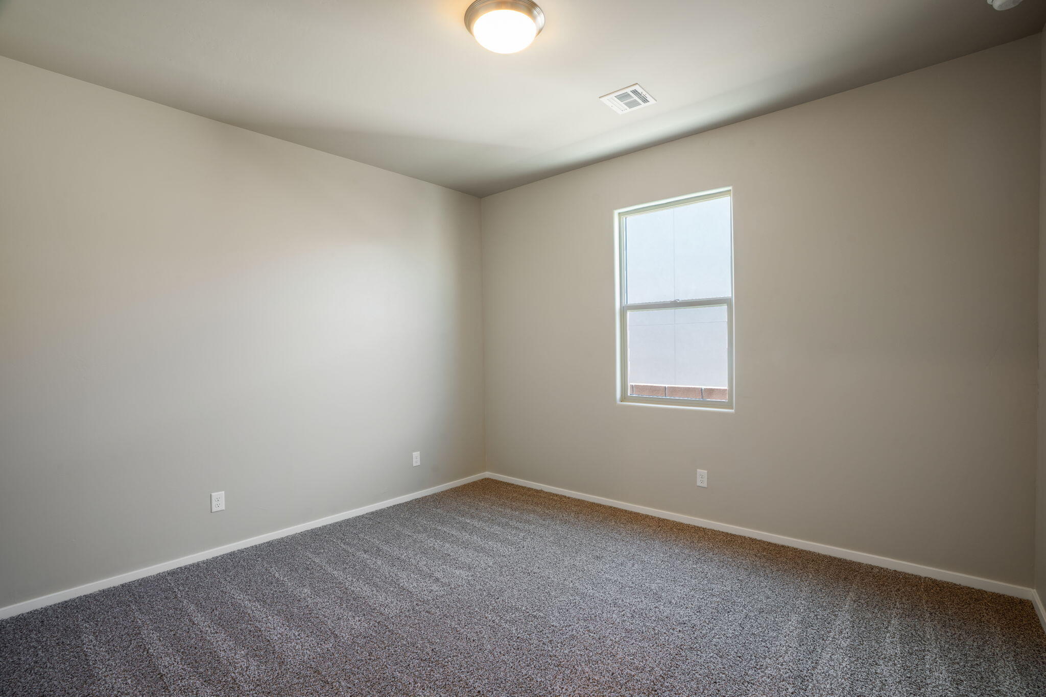 Photo 16 — 6918 Zachary Road NE