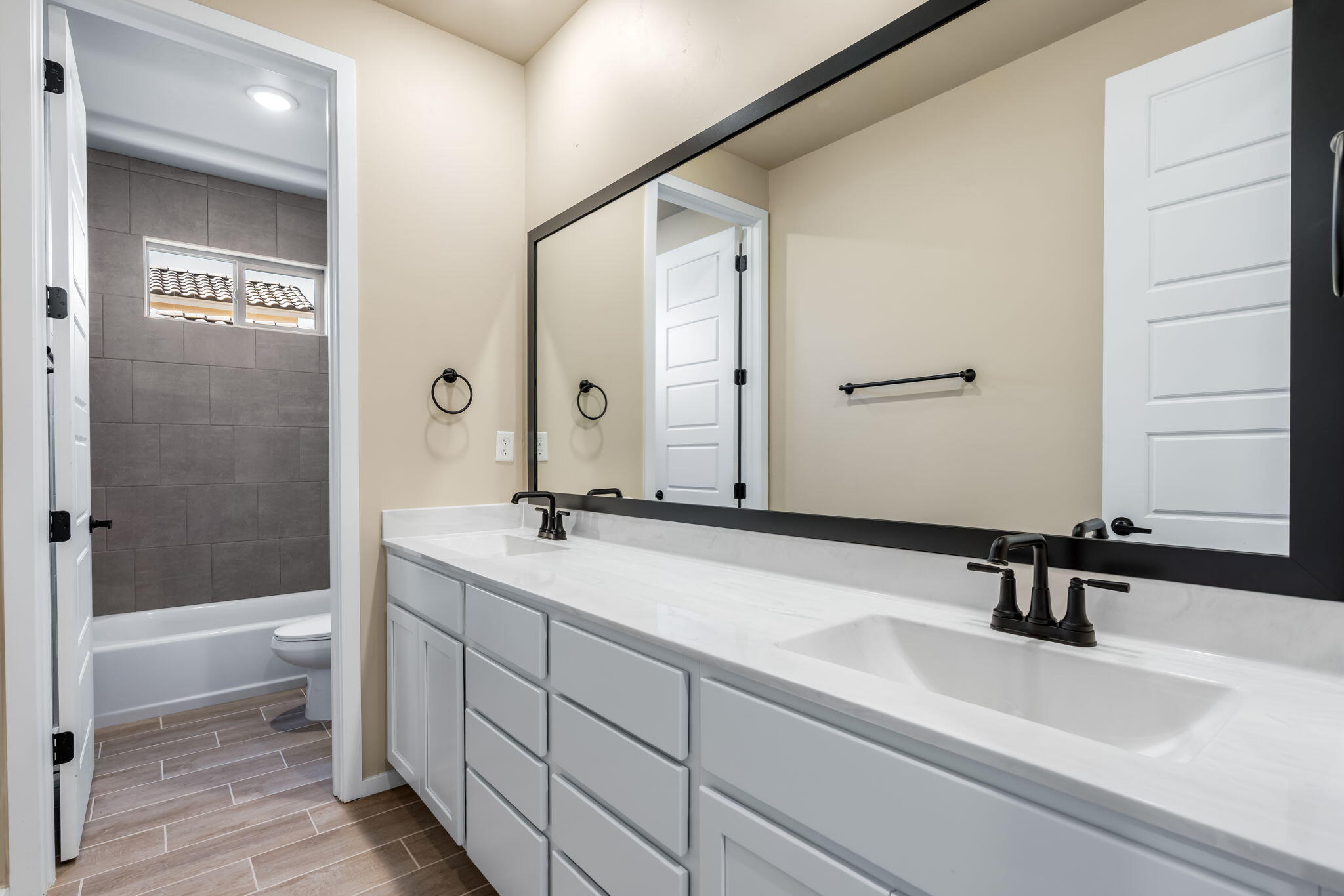 Photo 12 — 6918 Zachary Road NE