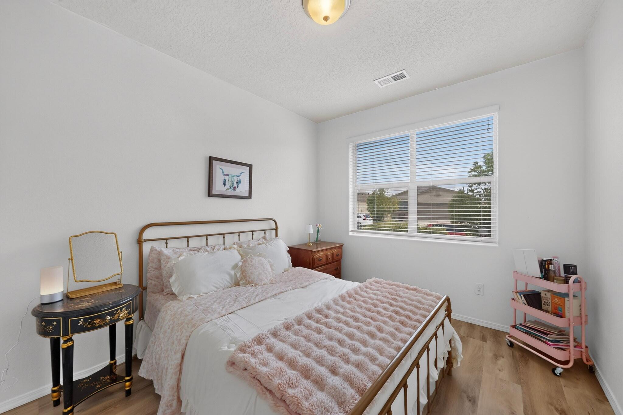 Photo 18 — 5929 Sandoval Drive NE