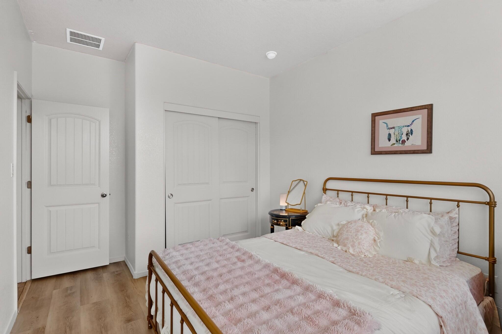 Photo 17 — 5929 Sandoval Drive NE