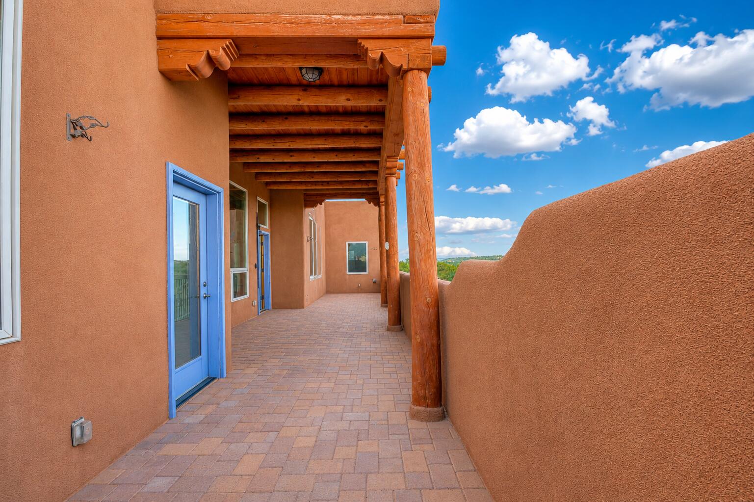 Photo 12 — 16 Mimbres Road SW