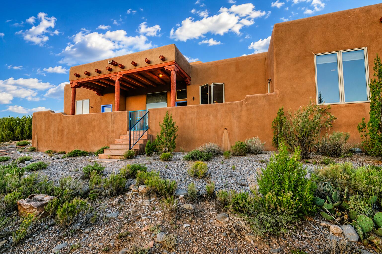 Photo 10 — 16 Mimbres Road SW