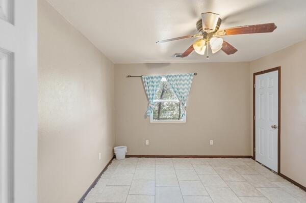 Photo 12 — 820 Monte Vista Road NE