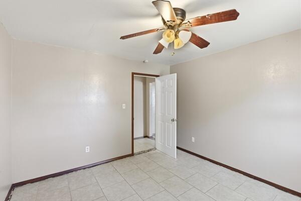 Photo 13 — 820 Monte Vista Road NE