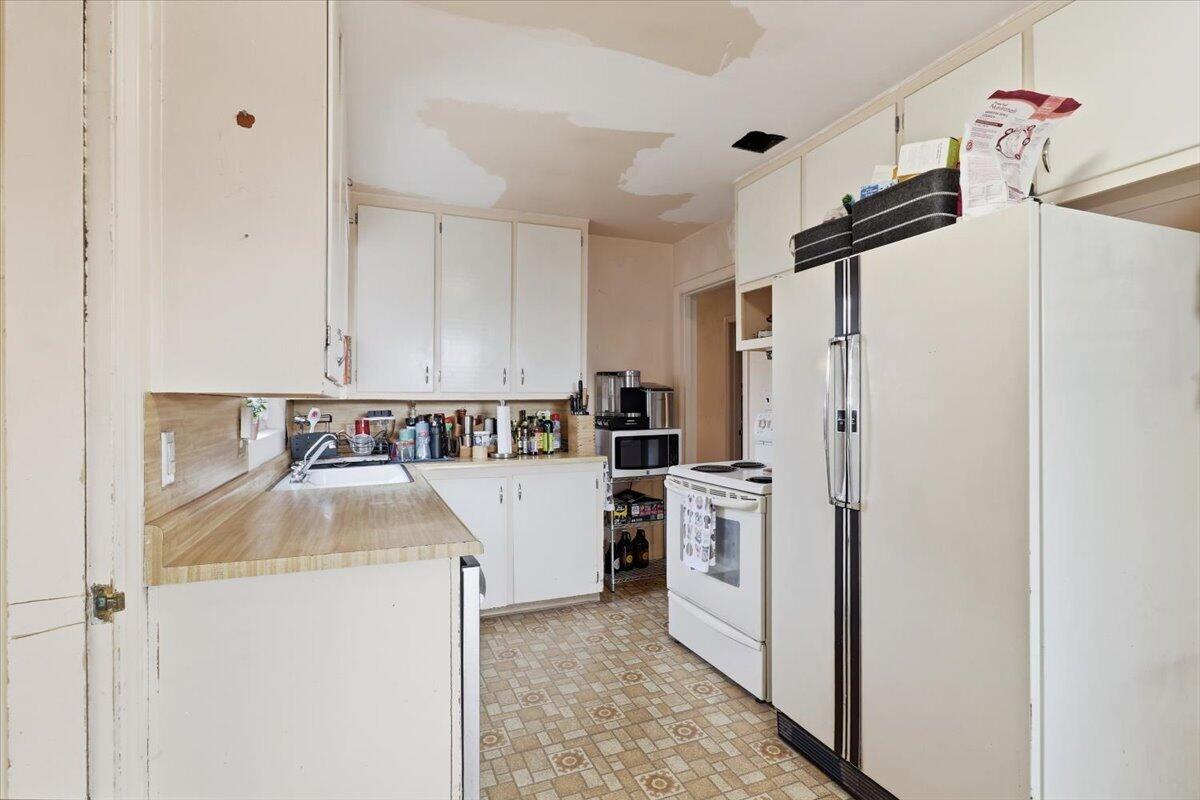 Photo 18 — 426 Espanola Street NE