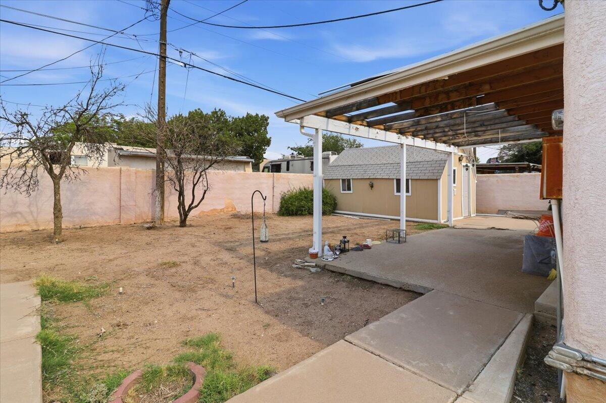 Photo 4 — 426 Espanola Street NE