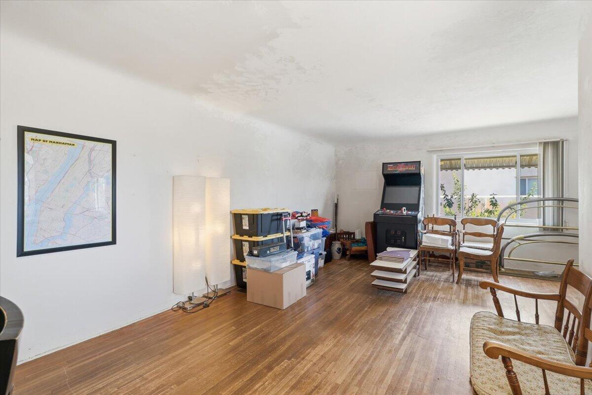Photo 16 — 426 Espanola Street NE