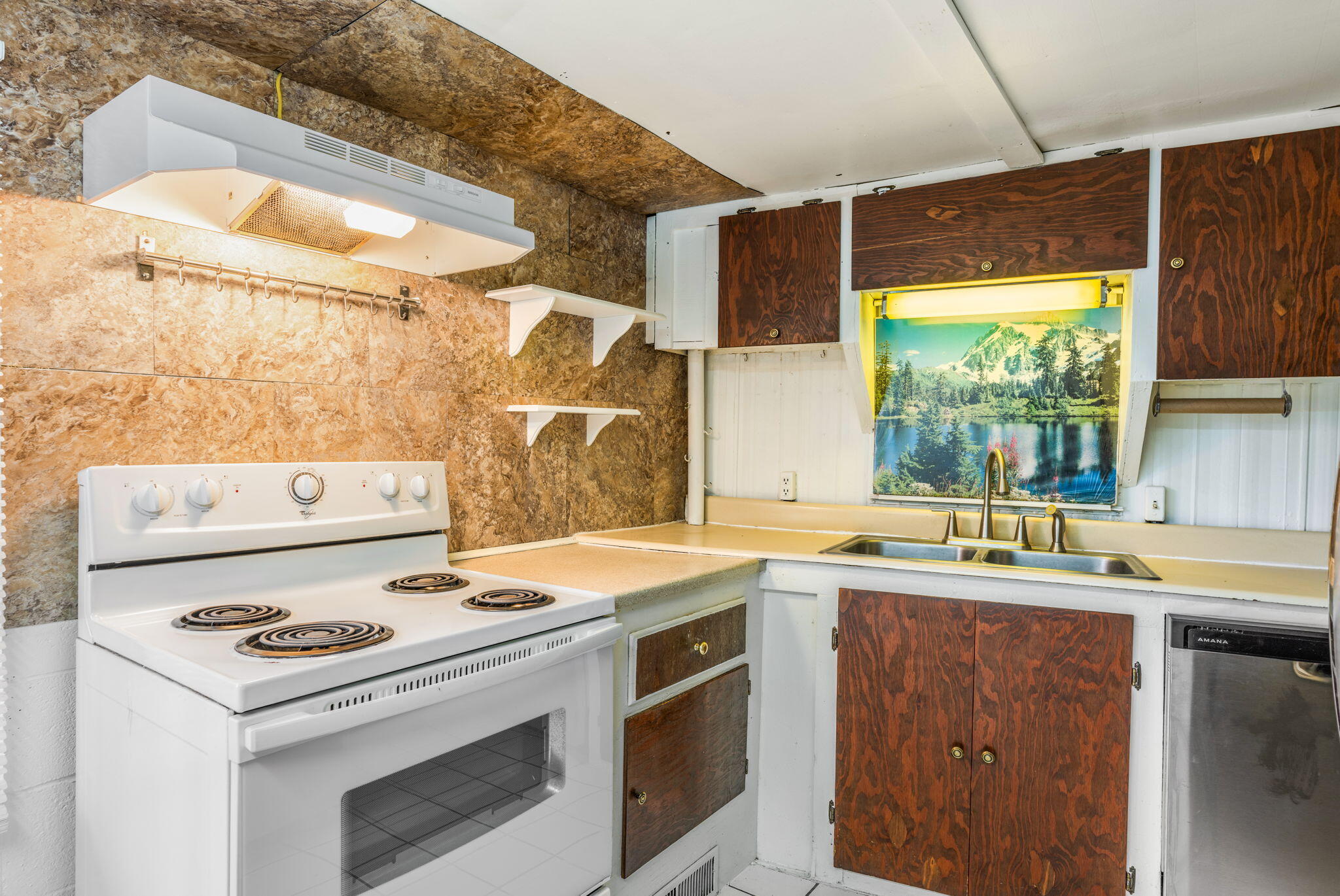 Photo 13 — 6304 Karlson Drive NE