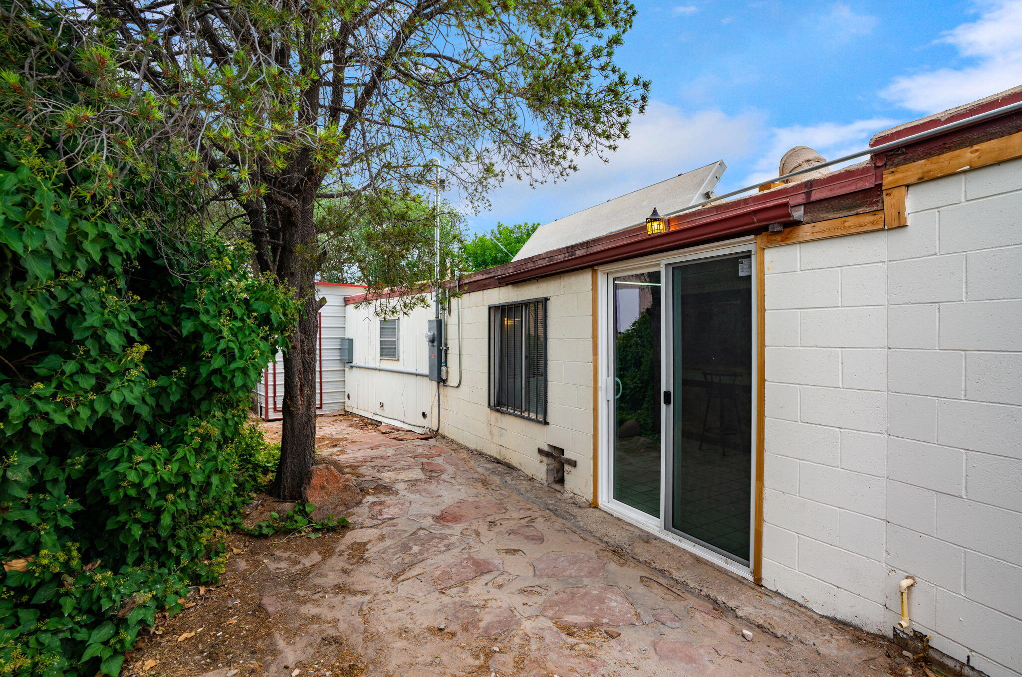 Photo 3 — 6304 Karlson Drive NE
