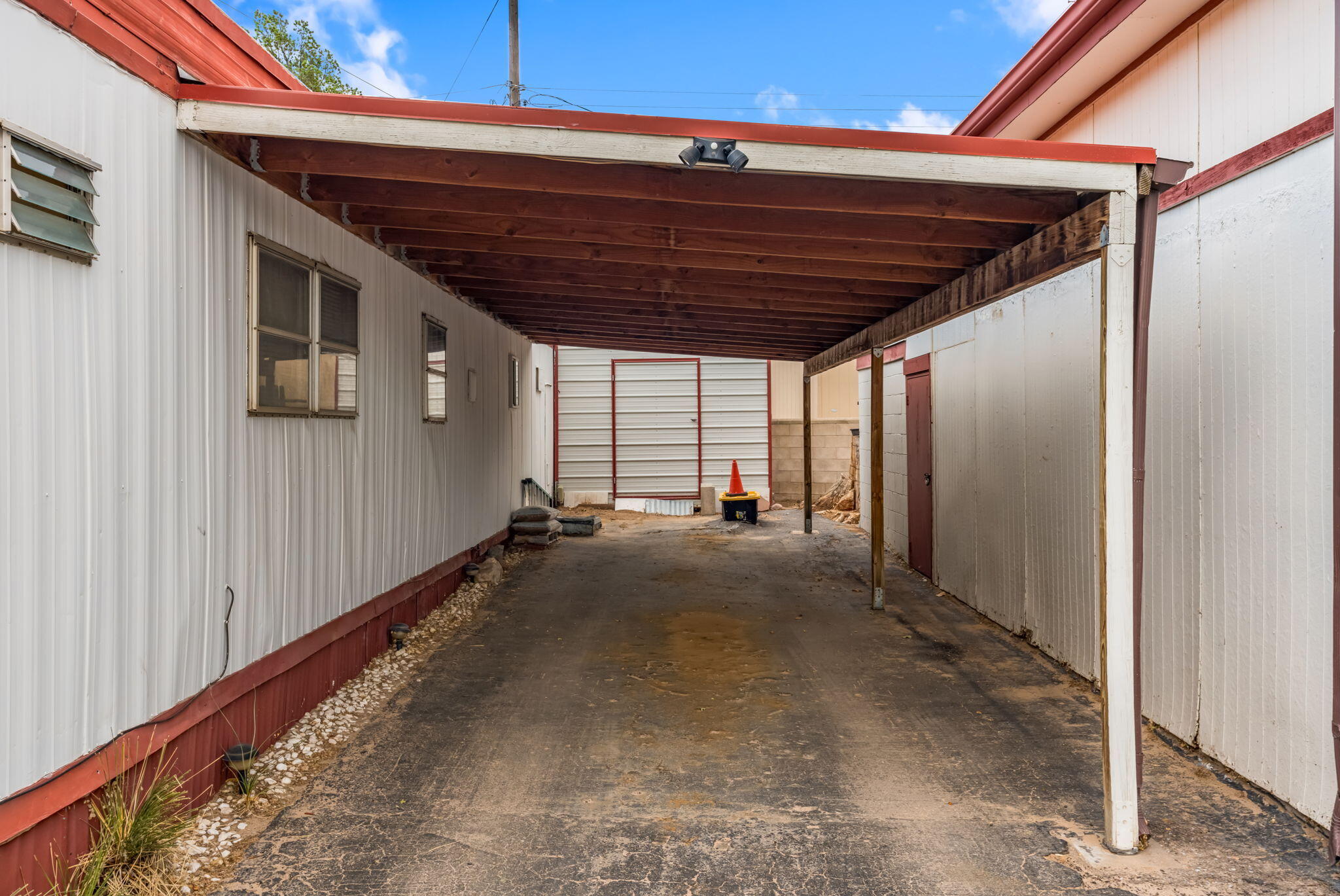 Photo 4 — 6304 Karlson Drive NE