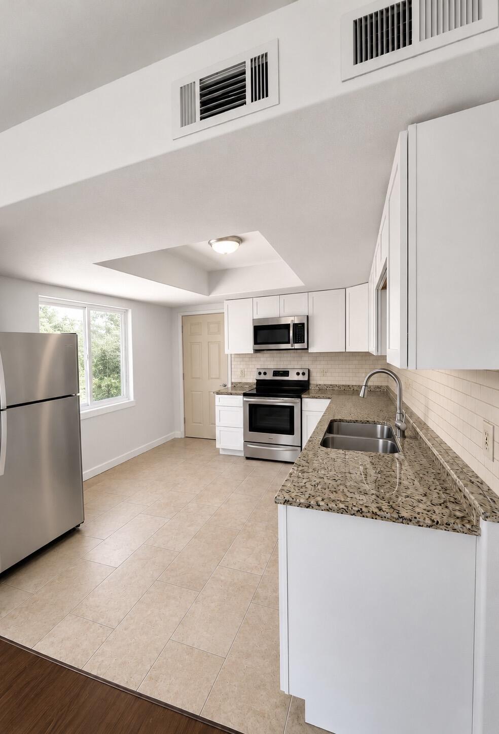 Photo 9 — 2442 Valencia Drive NE