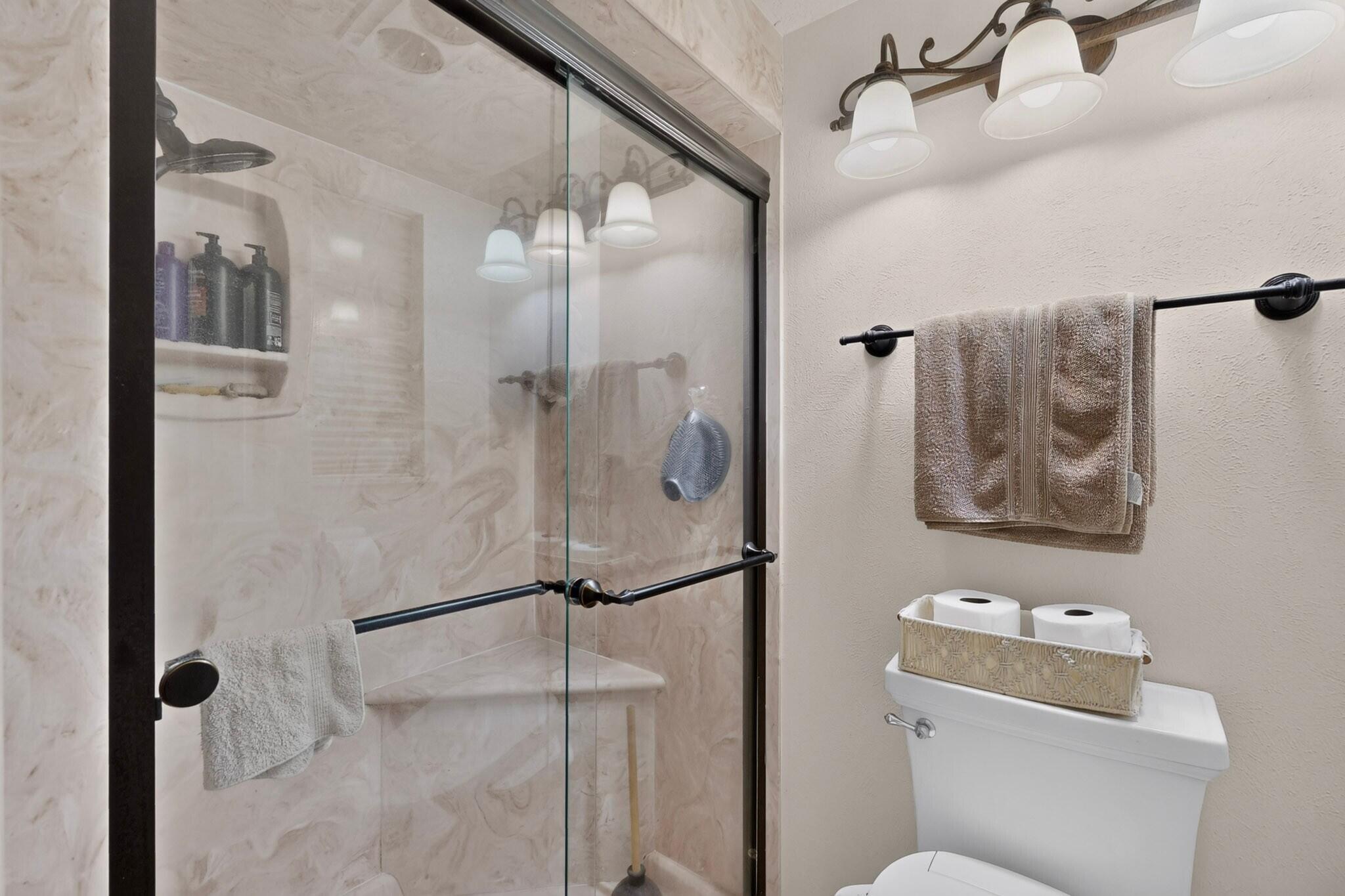 Photo 2 — 1612 Coplen Drive SW
