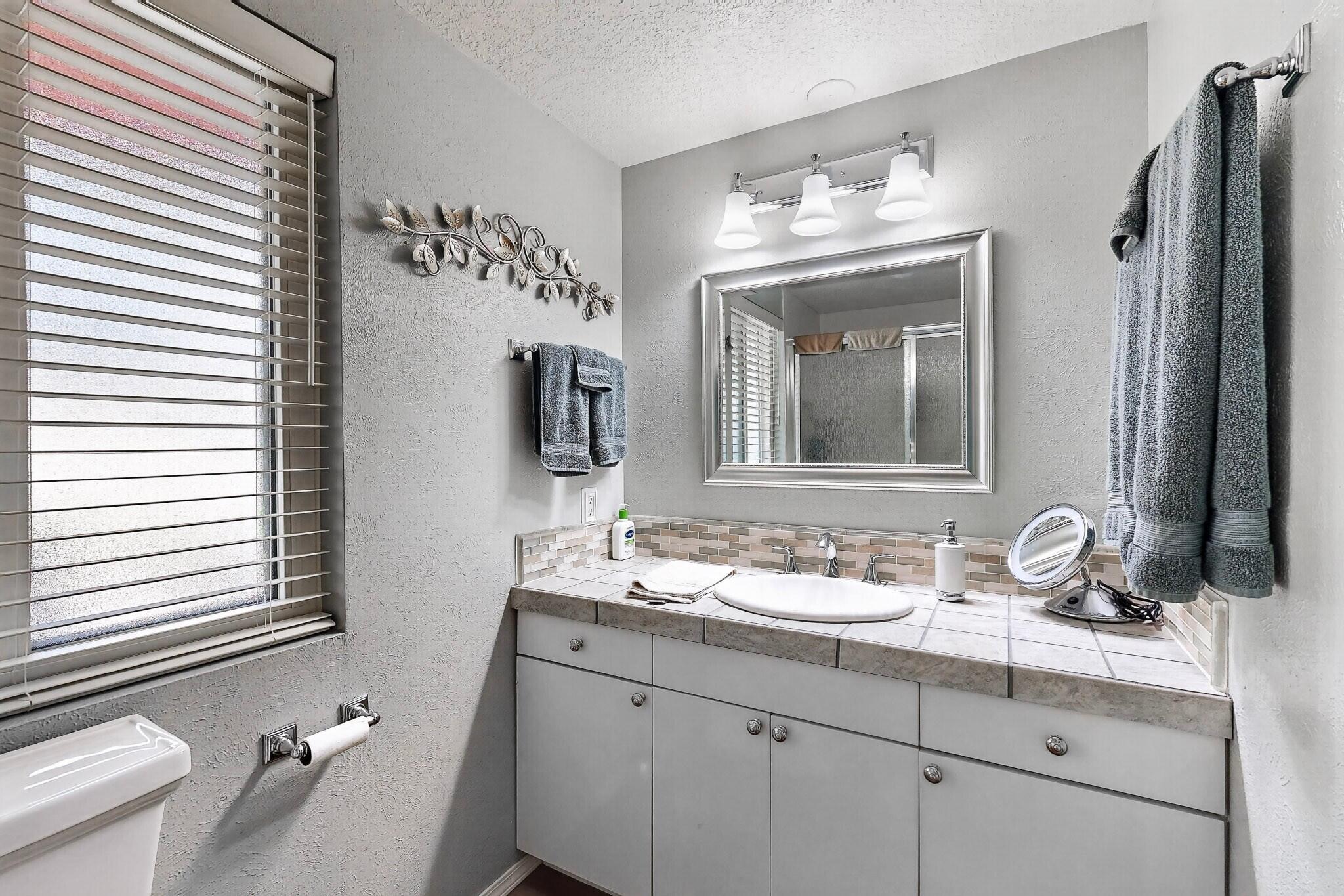 Photo 8 — 1612 Coplen Drive SW
