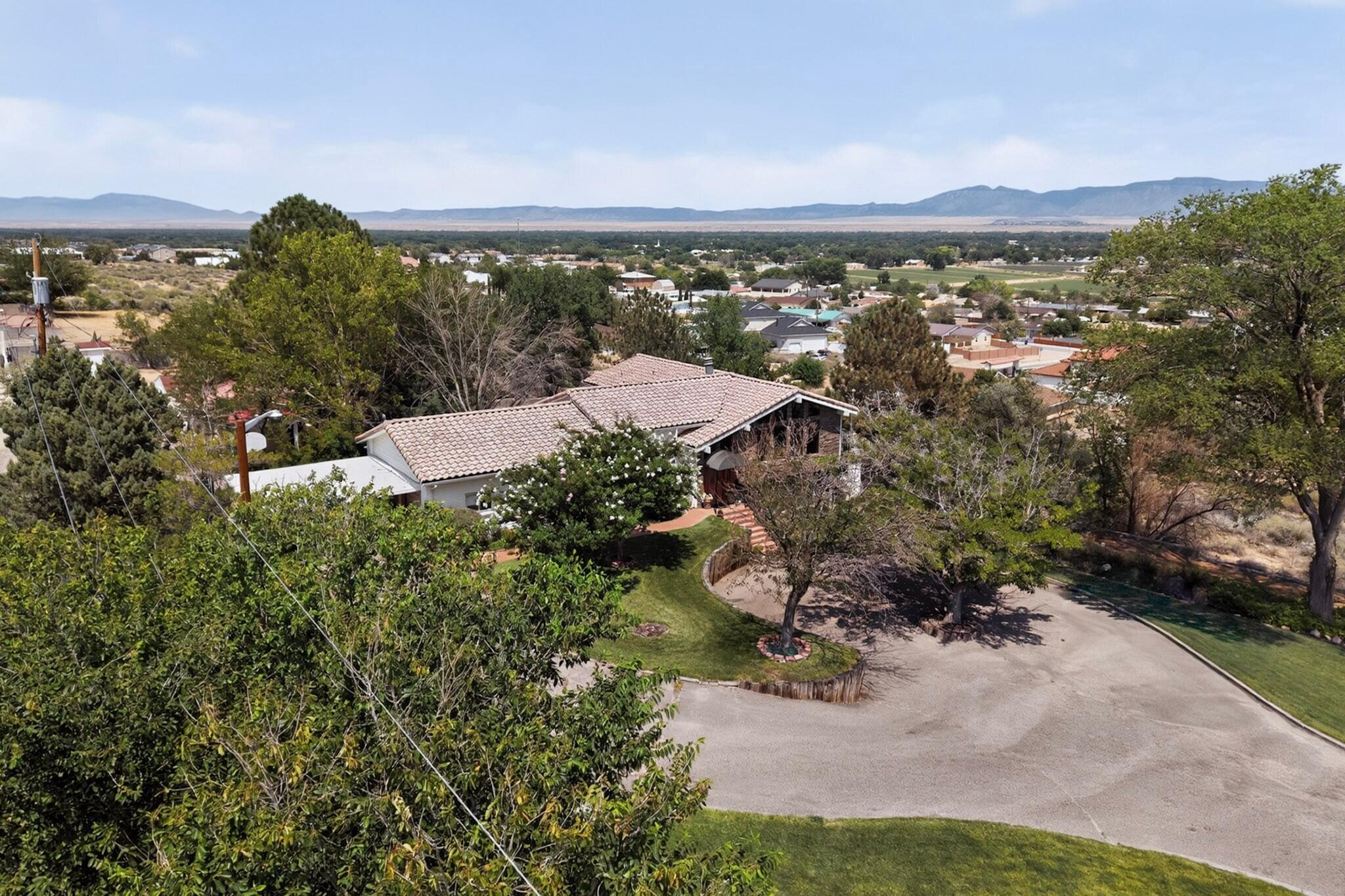 Photo 15 — 1612 Coplen Drive SW