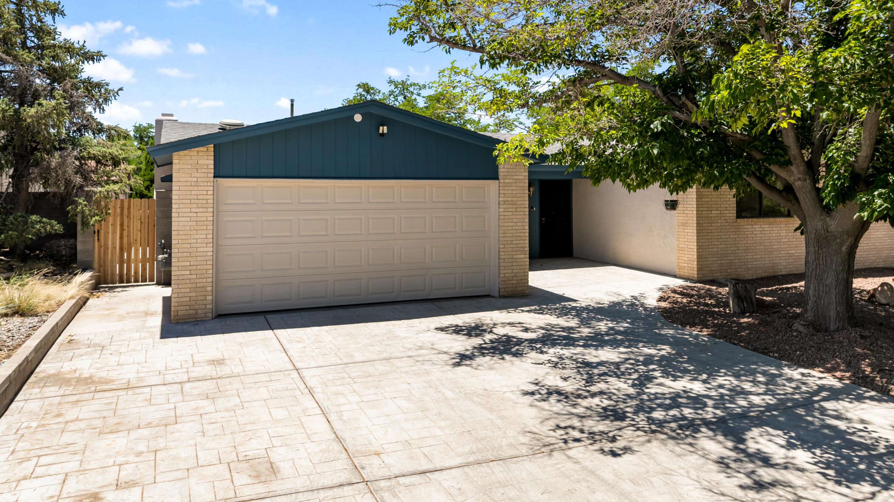 Photo 2 — 7108 Coulson Drive NE