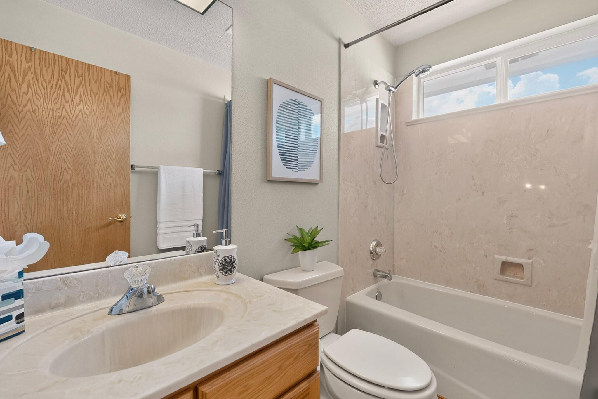 Photo 7 — 9808 Karak Road NE