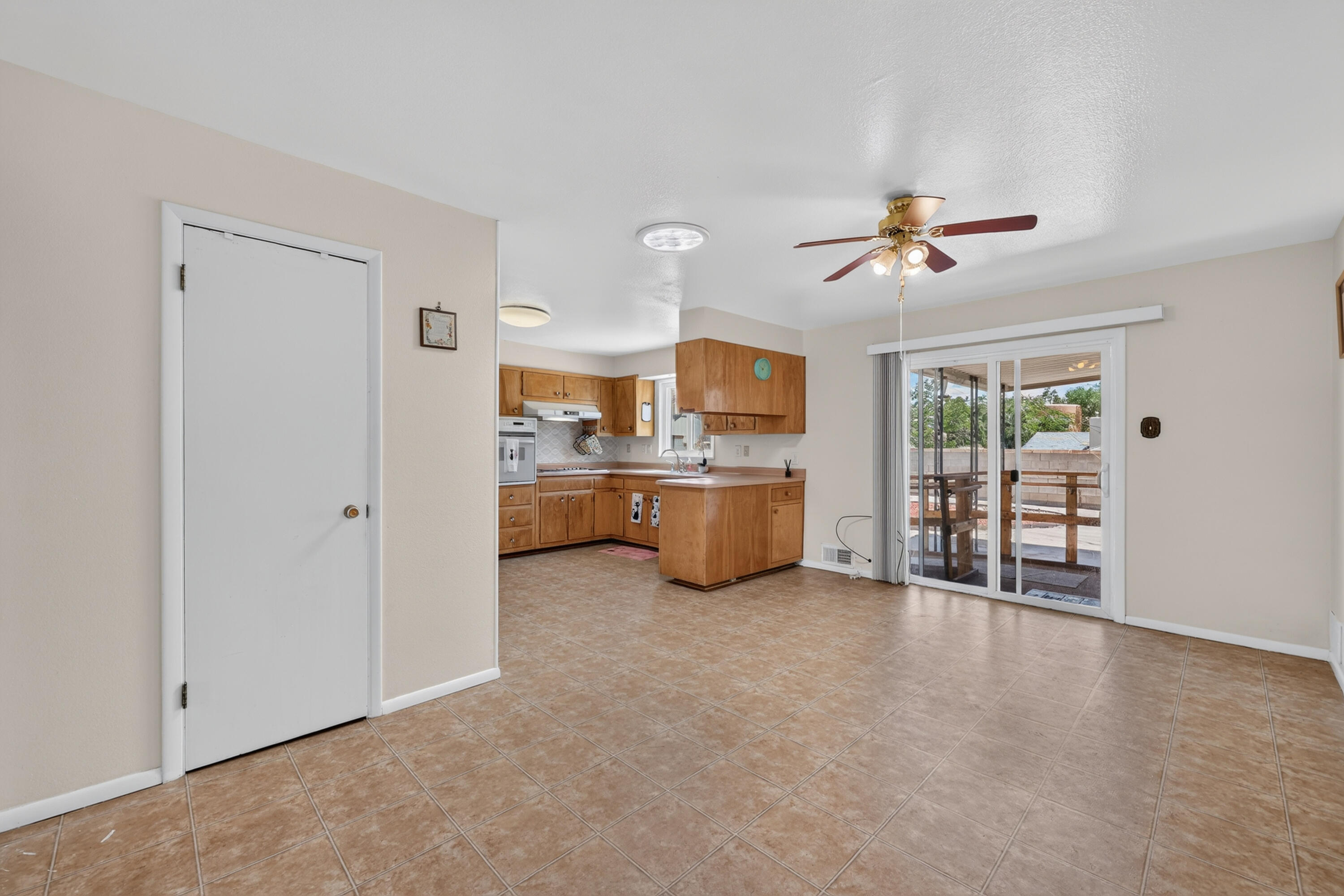 Photo 12 — 9400 Shoshone Road NE